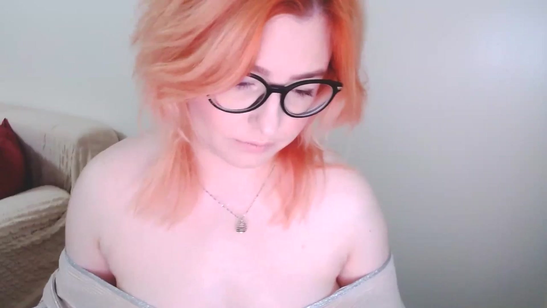 Gallery image thumbnail from EvaStar19's myfreecams stream on, 11/28/2024, 08:17 image 8 of 20