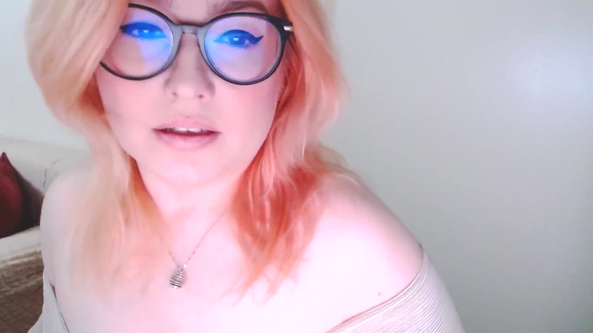 Gallery image thumbnail from EvaStar19's myfreecams stream on, 12/07/2024, 14:49 image 16 of 20