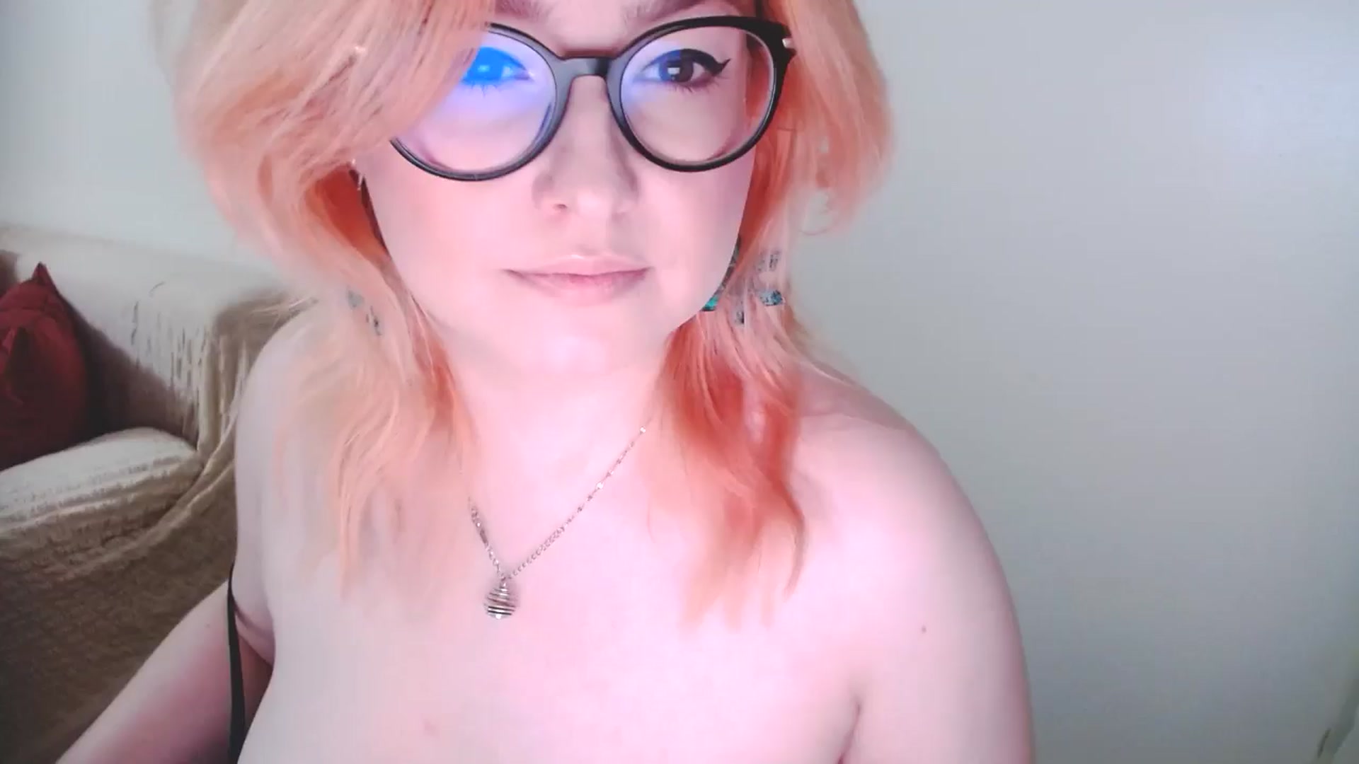 Gallery image thumbnail from EvaStar19's myfreecams stream on, 12/08/2024, 15:13 image 1 of 20