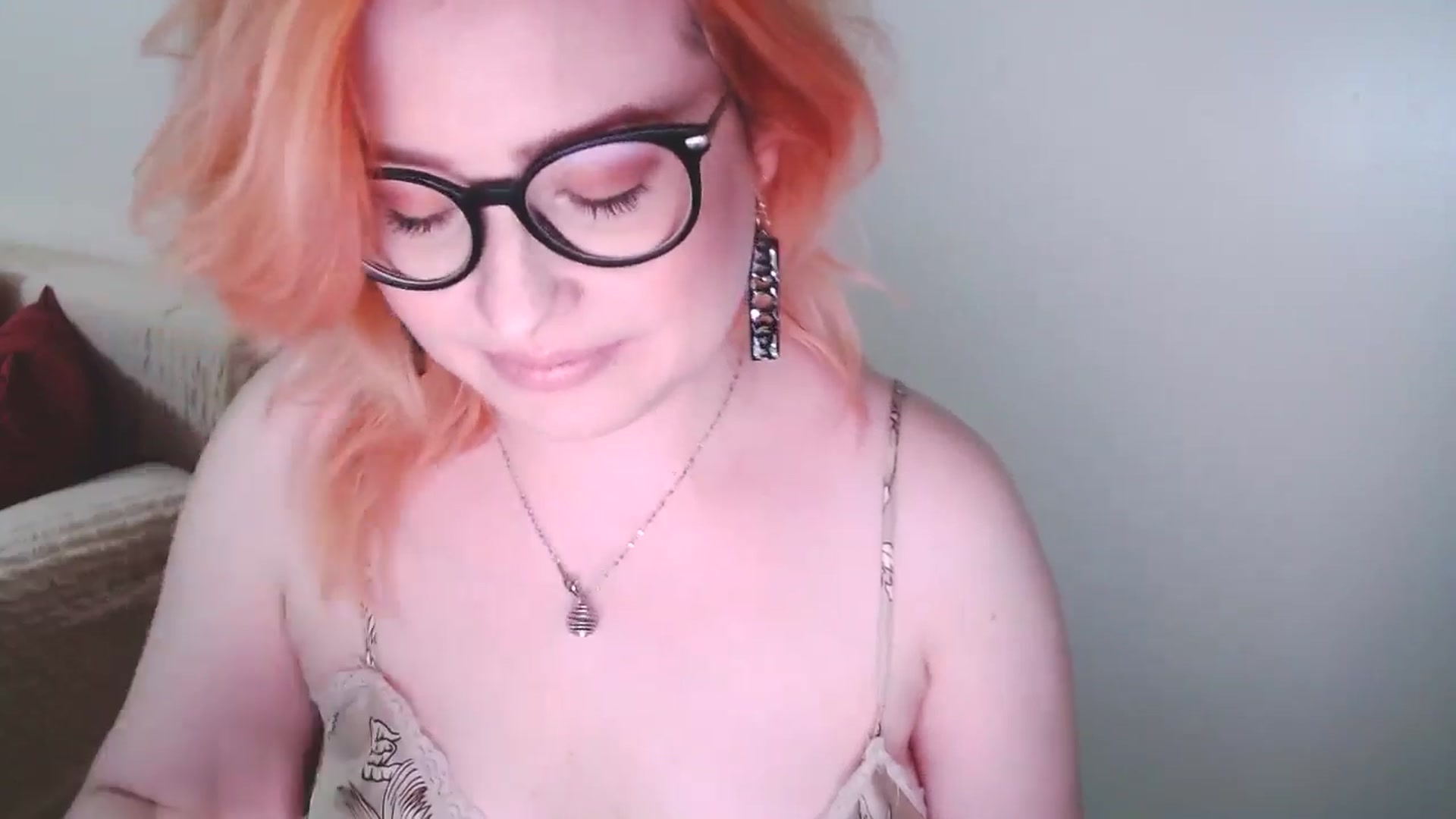 Gallery image thumbnail from EvaStar19's myfreecams stream on, 12/14/2024, 15:01 image 3 of 20