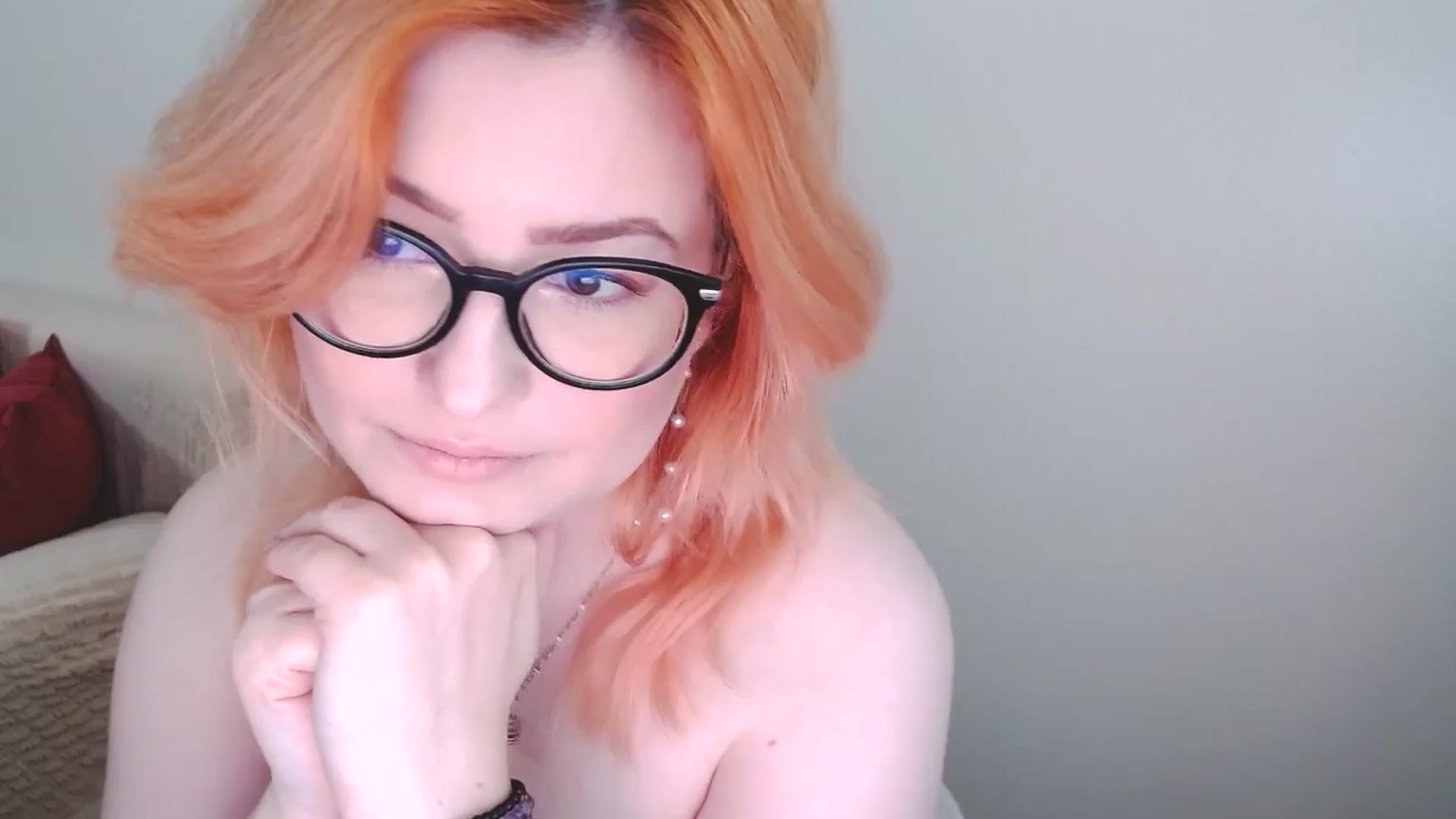 Gallery image thumbnail from EvaStar19's myfreecams stream on, 12/15/2024, 13:03 image 13 of 20