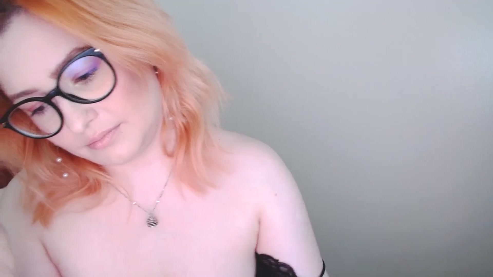 Gallery image thumbnail from EvaStar19's myfreecams stream on, 12/15/2024, 13:03 image 16 of 20