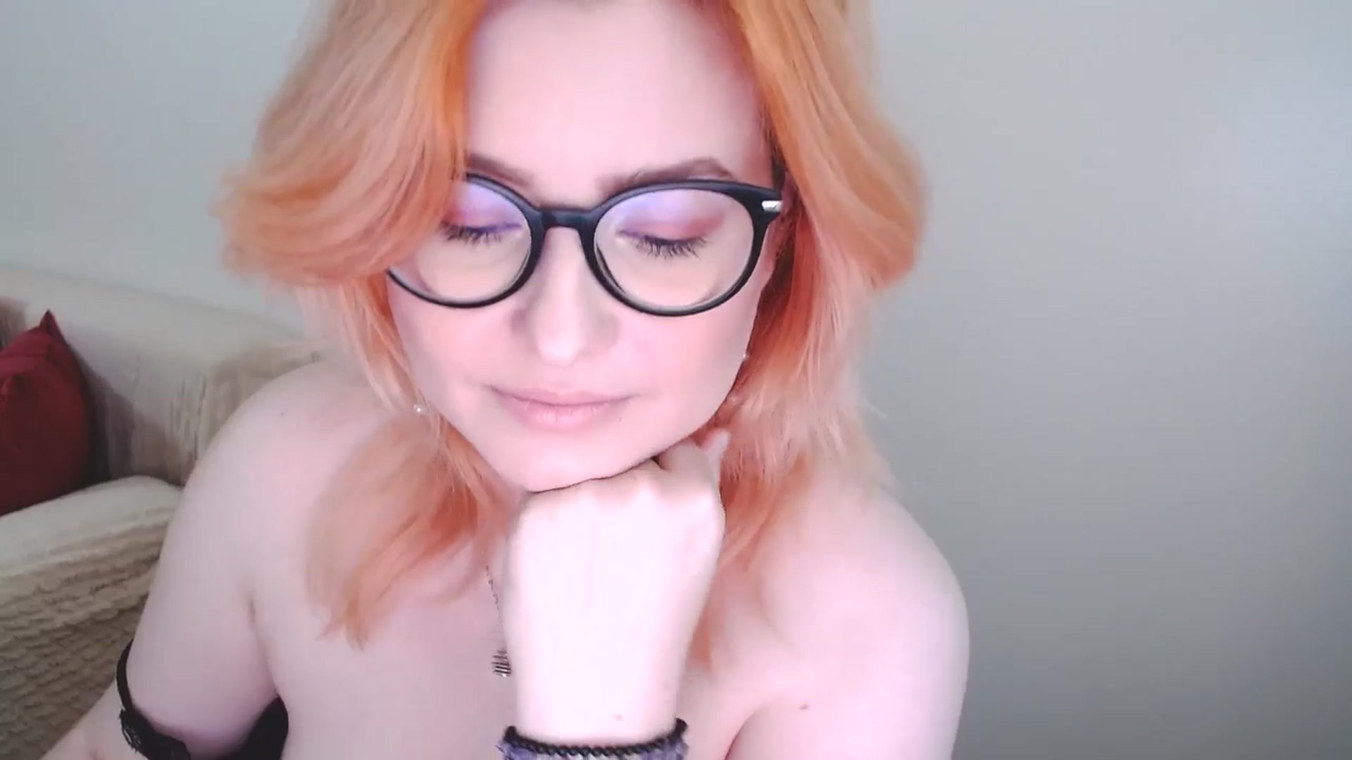 Gallery image thumbnail from EvaStar19's myfreecams stream on, 12/15/2024, 13:03 image 9 of 20
