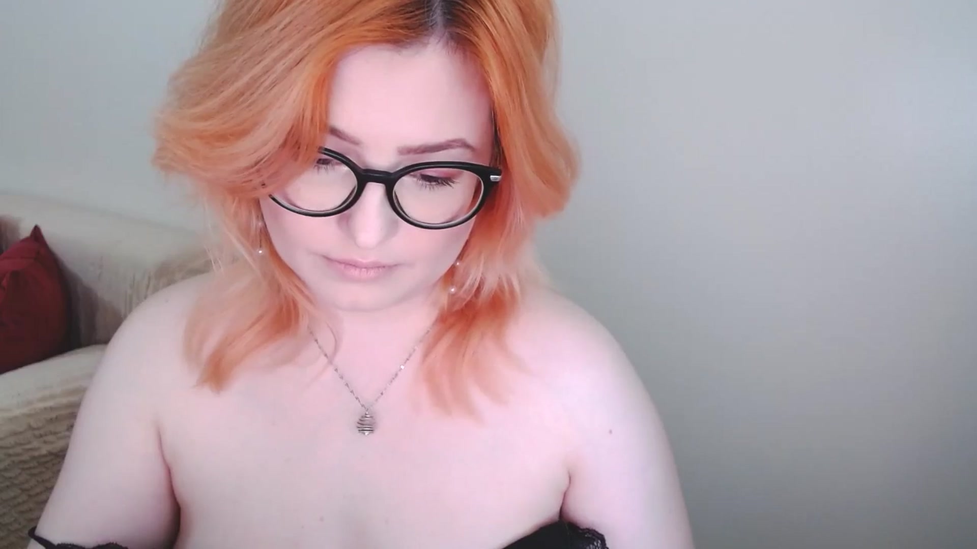 Gallery image thumbnail from EvaStar19's myfreecams stream on, 12/15/2024, 13:03 image 14 of 20