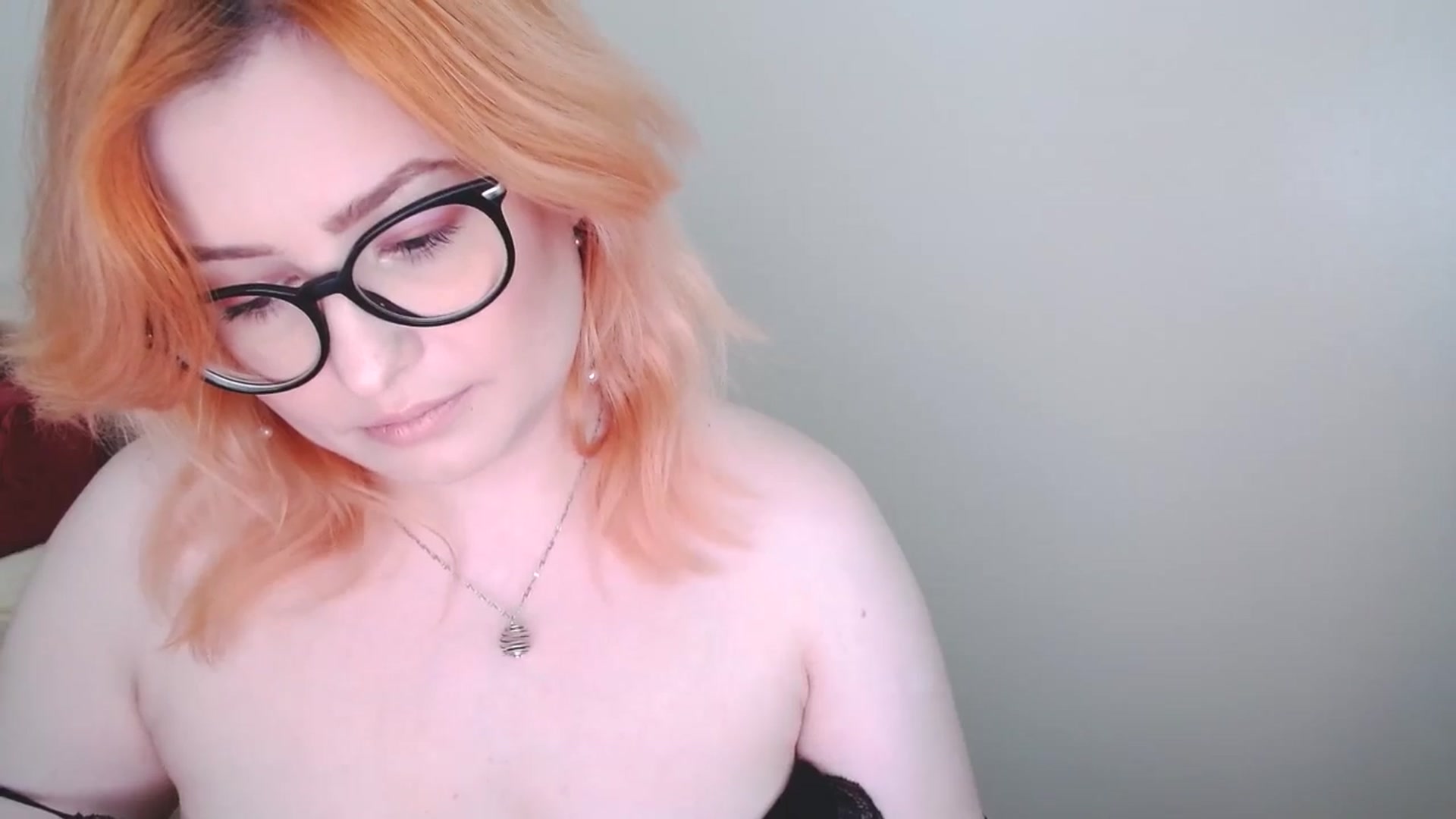Gallery image thumbnail from EvaStar19's myfreecams stream on, 12/15/2024, 13:03 image 15 of 20
