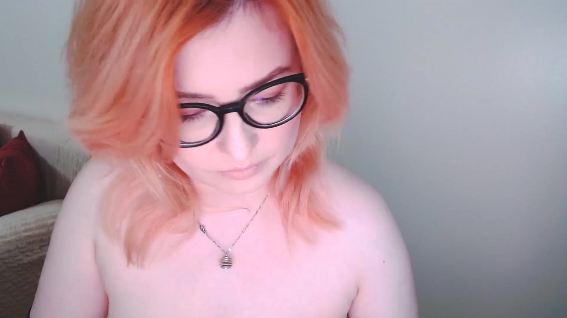 Gallery image thumbnail from EvaStar19's myfreecams stream on, 12/15/2024, 14:09 image 11 of 20