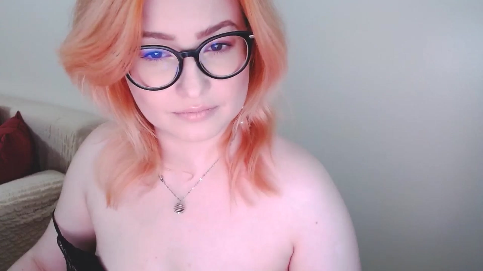 Gallery image thumbnail from EvaStar19's myfreecams stream on, 12/15/2024, 14:09 image 9 of 20