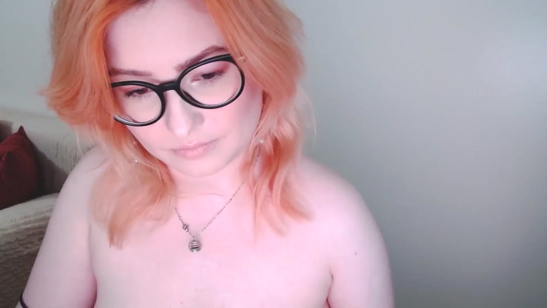 Gallery image thumbnail from EvaStar19's myfreecams stream on, 12/15/2024, 14:09 image 13 of 20