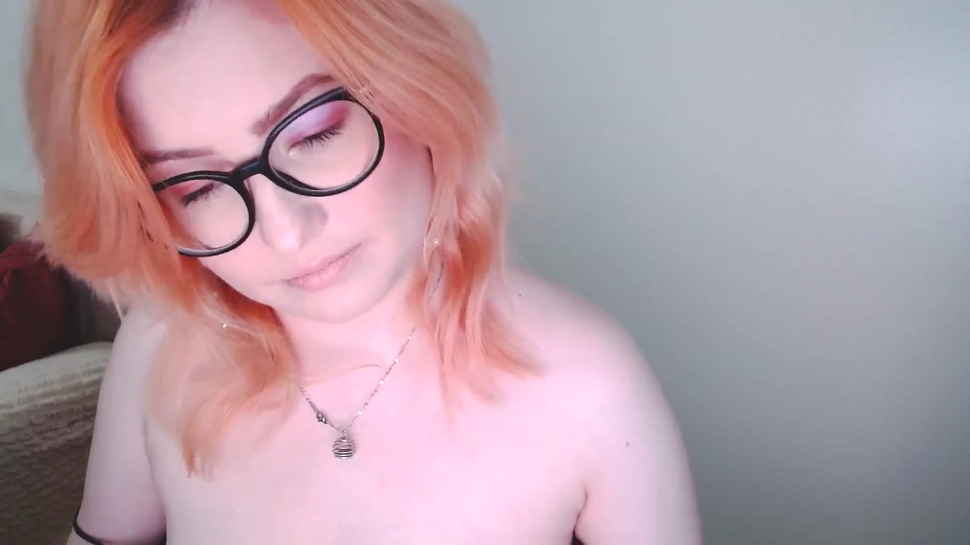 Gallery image thumbnail from EvaStar19's myfreecams stream on, 12/15/2024, 14:09 image 15 of 20