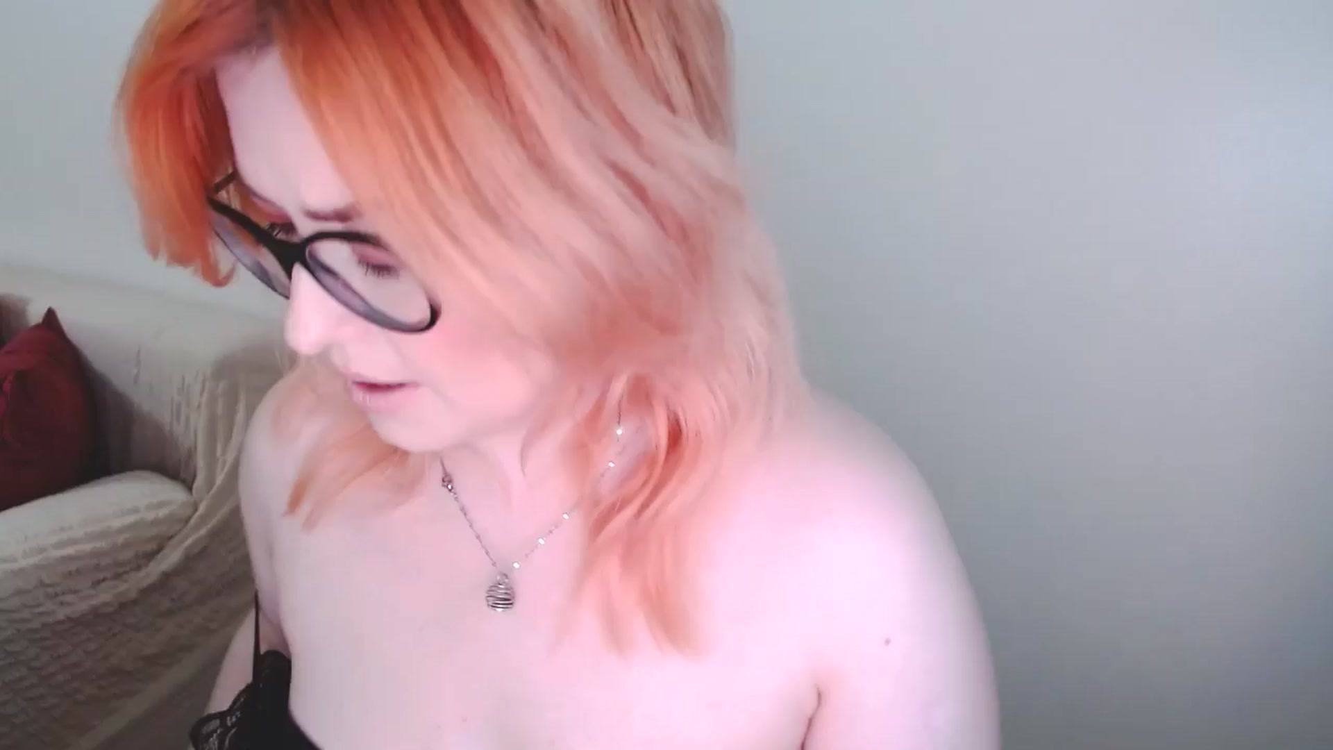 Gallery image thumbnail from EvaStar19's myfreecams stream on, 12/15/2024, 14:09 image 7 of 20