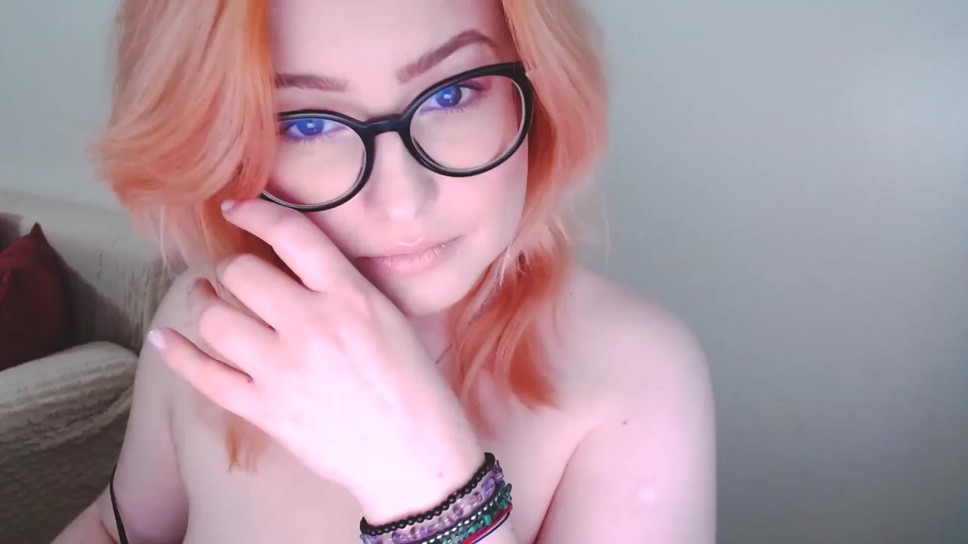 Gallery image thumbnail from EvaStar19's myfreecams stream on, 12/15/2024, 14:09 image 10 of 20