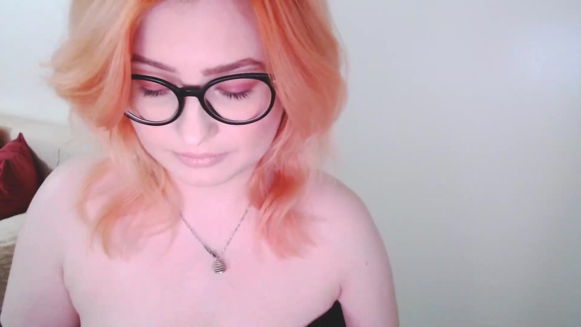 Gallery image thumbnail from EvaStar19's myfreecams stream on, 12/15/2024, 15:05 image 18 of 20