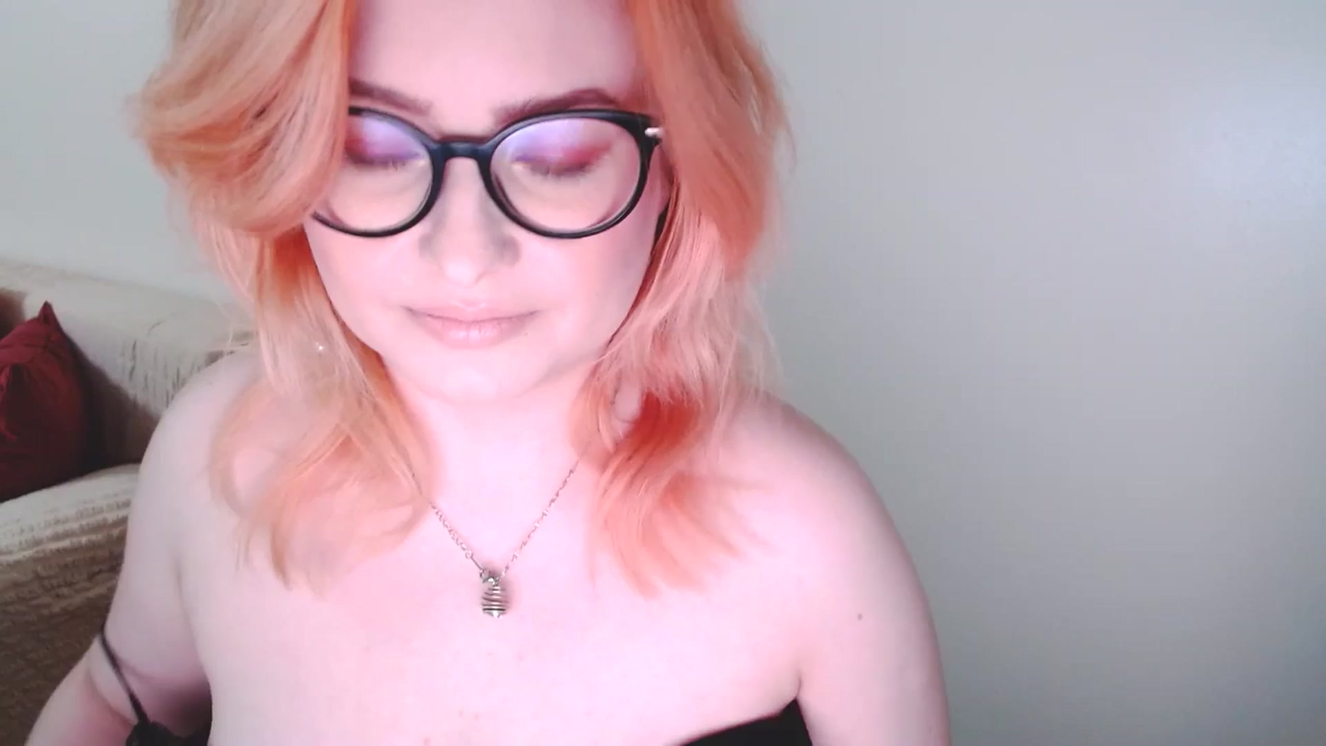 Gallery image thumbnail from EvaStar19's myfreecams stream on, 12/15/2024, 15:05 image 11 of 20