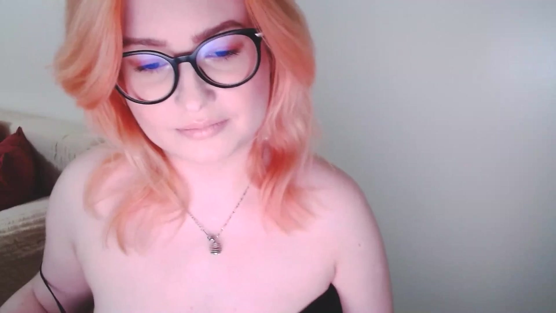 Gallery image thumbnail from EvaStar19's myfreecams stream on, 12/15/2024, 15:05 image 15 of 20
