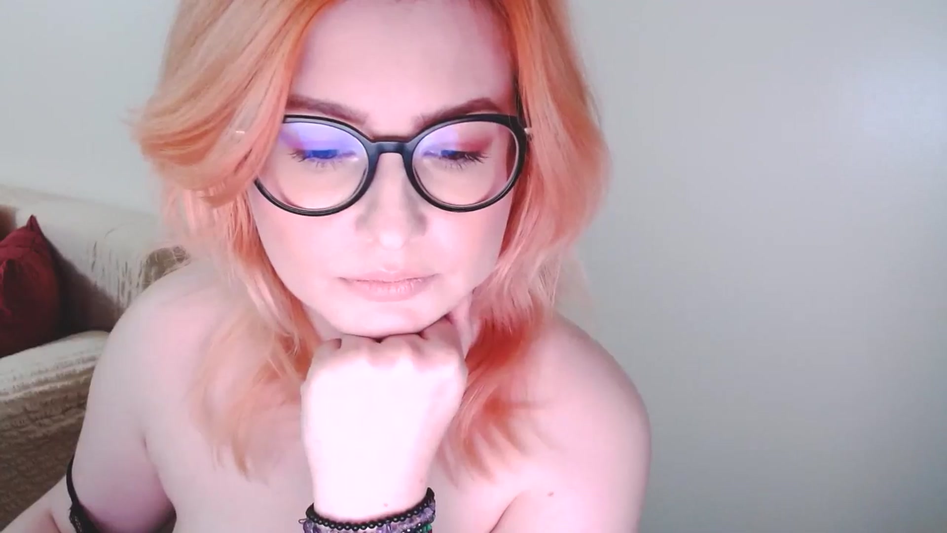Gallery image thumbnail from EvaStar19's myfreecams stream on, 12/15/2024, 15:48 image 3 of 20