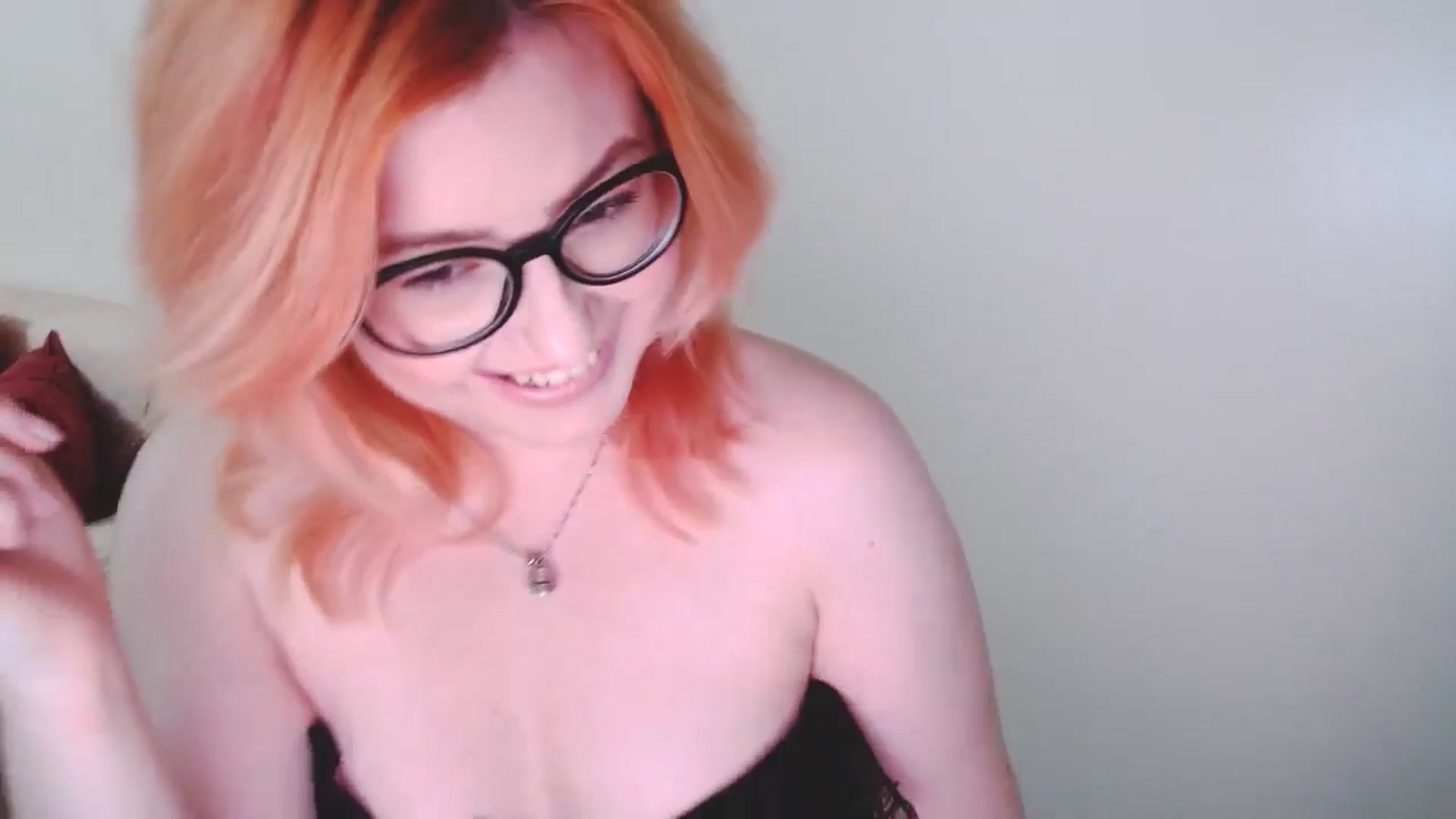 Gallery image thumbnail from EvaStar19's myfreecams stream on, 12/15/2024, 15:48 image 18 of 20