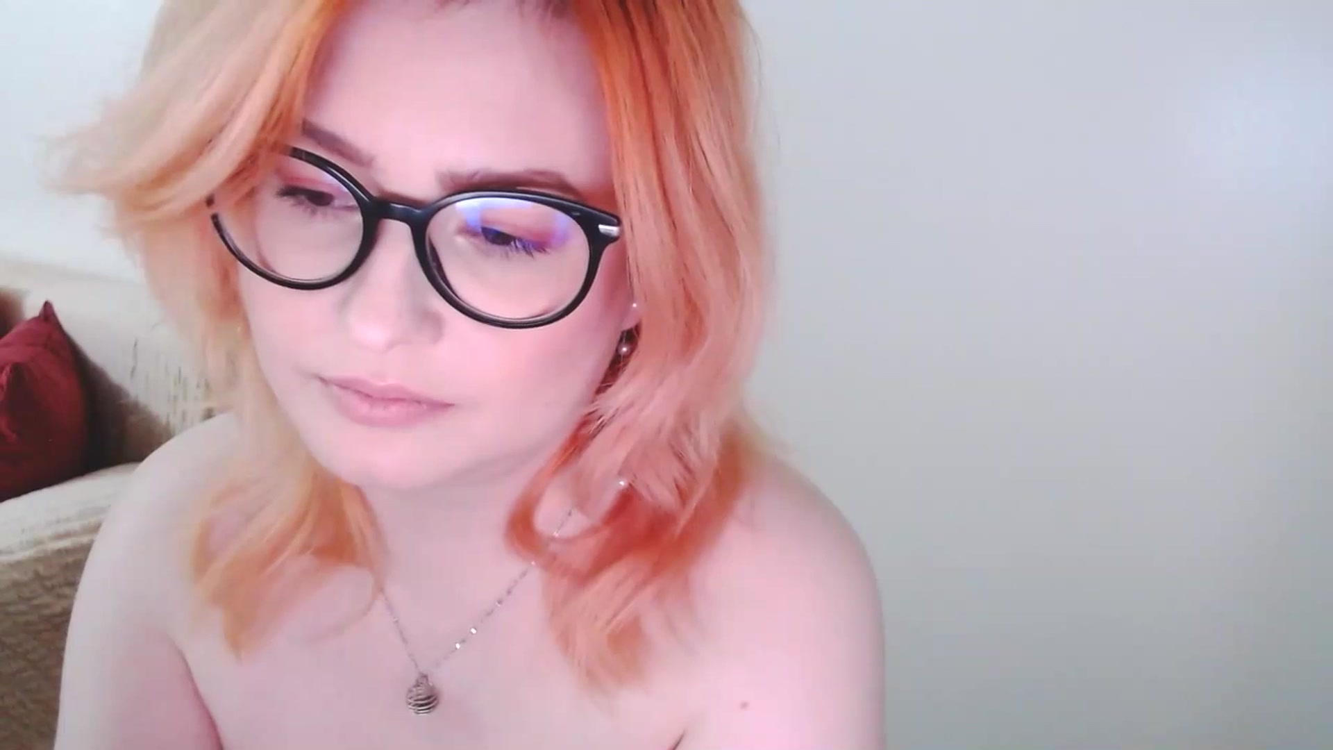Gallery image thumbnail from EvaStar19's myfreecams stream on, 12/15/2024, 17:13 image 10 of 20