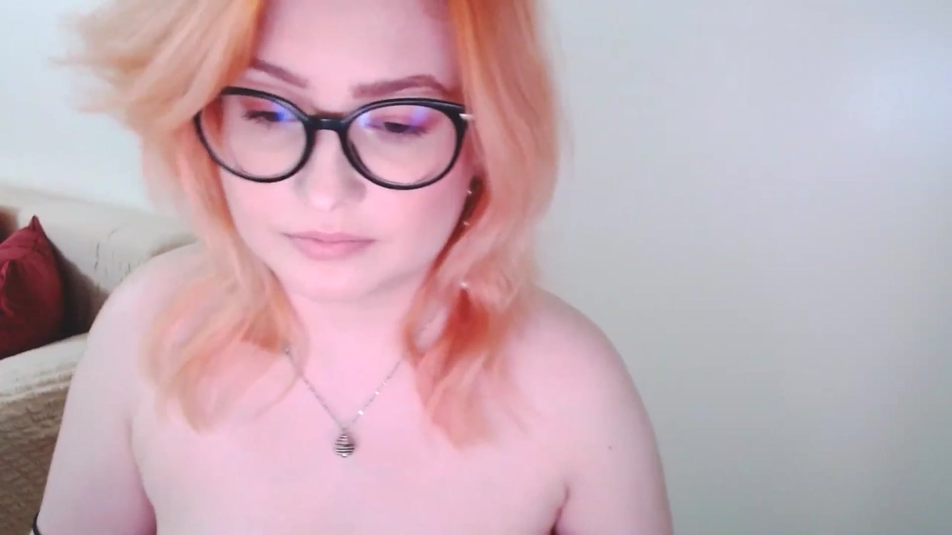 Gallery image thumbnail from EvaStar19's myfreecams stream on, 12/15/2024, 17:13 image 15 of 20