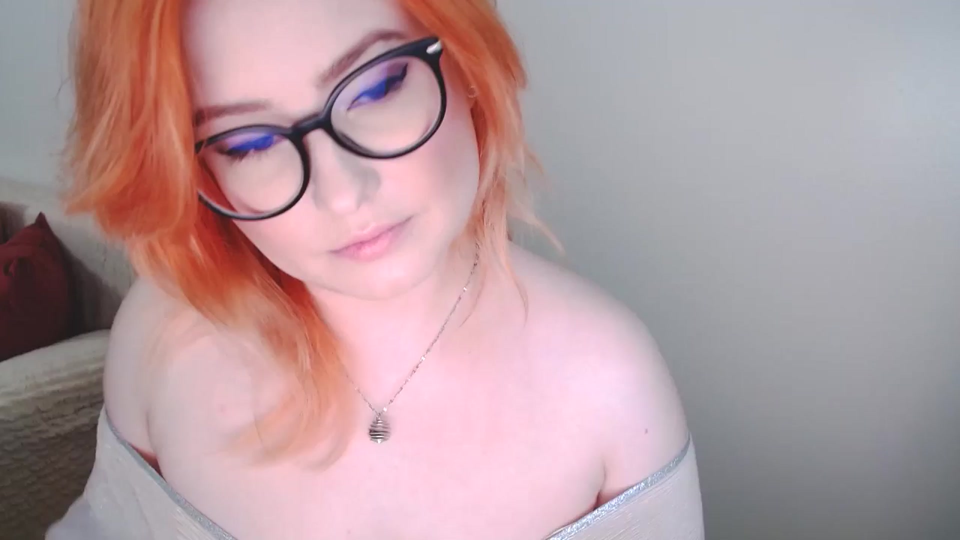 Gallery image thumbnail from EvaStar19's myfreecams stream on, 12/18/2024, 13:26 image 7 of 20