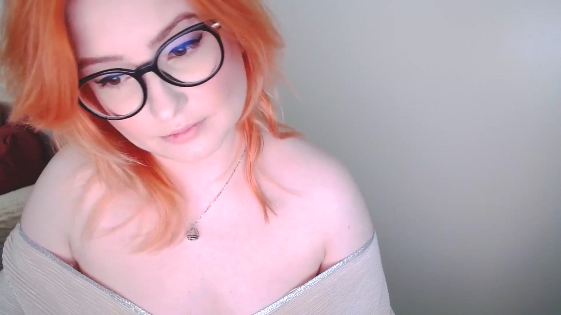 Gallery image thumbnail from EvaStar19's myfreecams stream on, 12/18/2024, 14:10 image 2 of 20