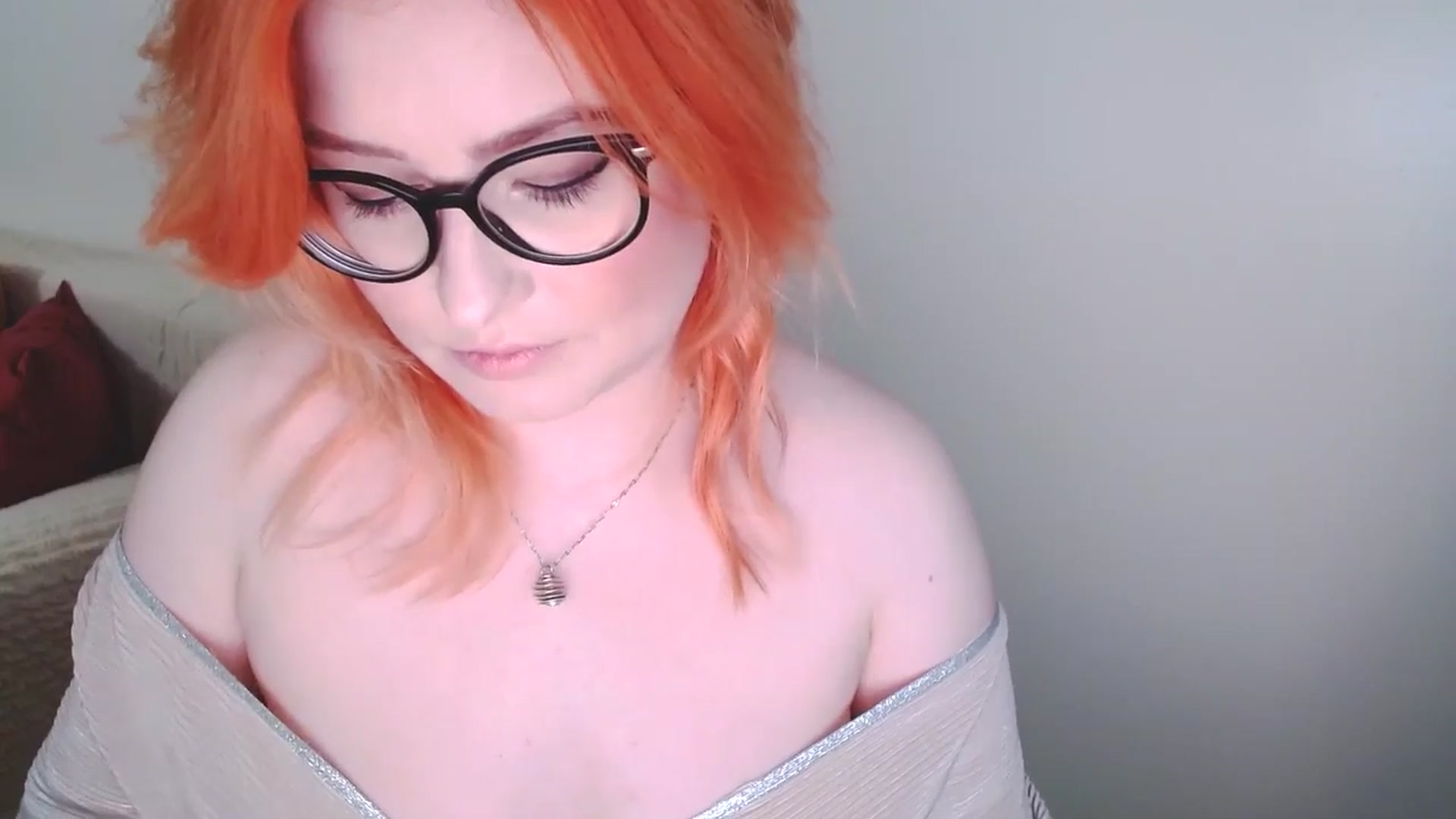 Gallery image thumbnail from EvaStar19's myfreecams stream on, 12/18/2024, 14:10 image 11 of 20