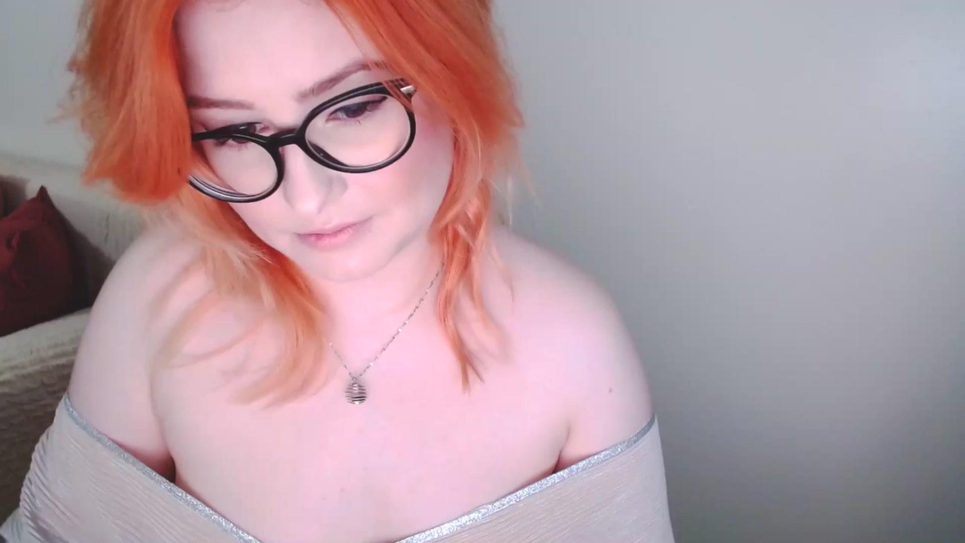 Gallery image thumbnail from EvaStar19's myfreecams stream on, 12/18/2024, 14:10 image 9 of 20