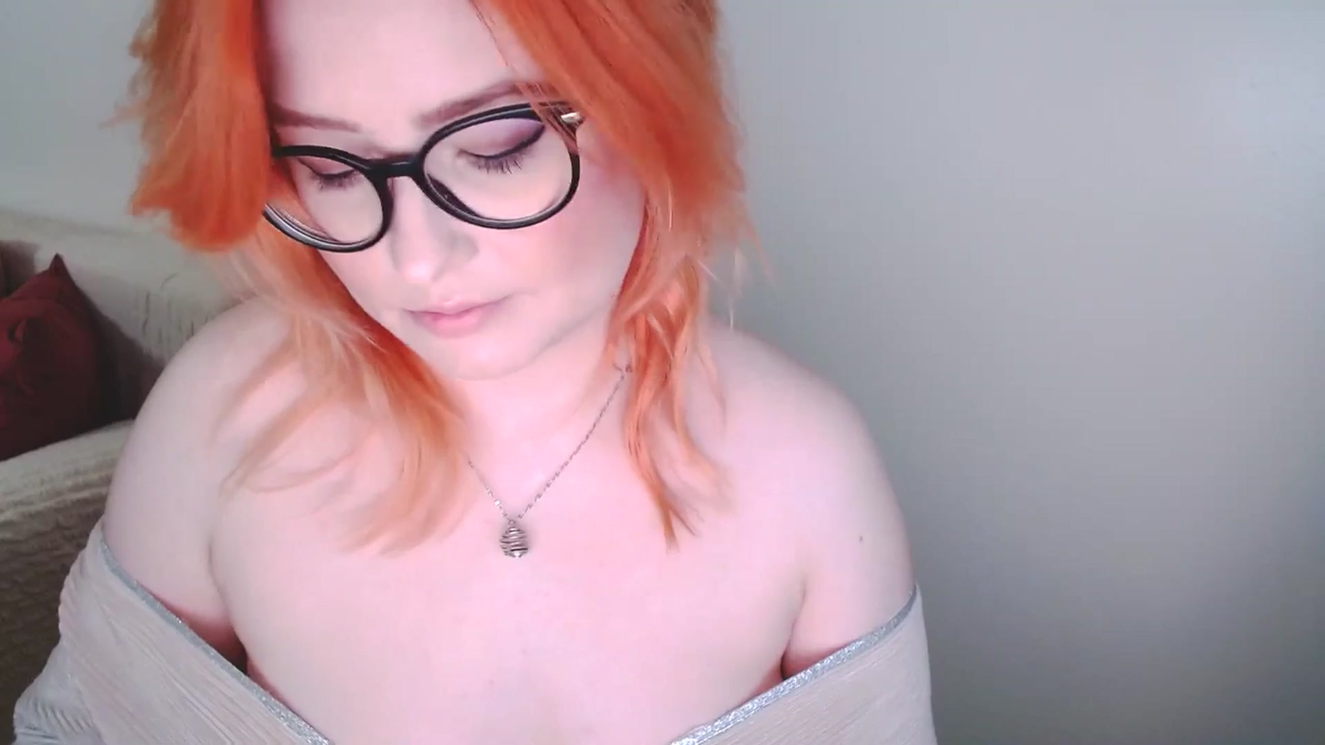 Gallery image thumbnail from EvaStar19's myfreecams stream on, 12/18/2024, 14:10 image 13 of 20