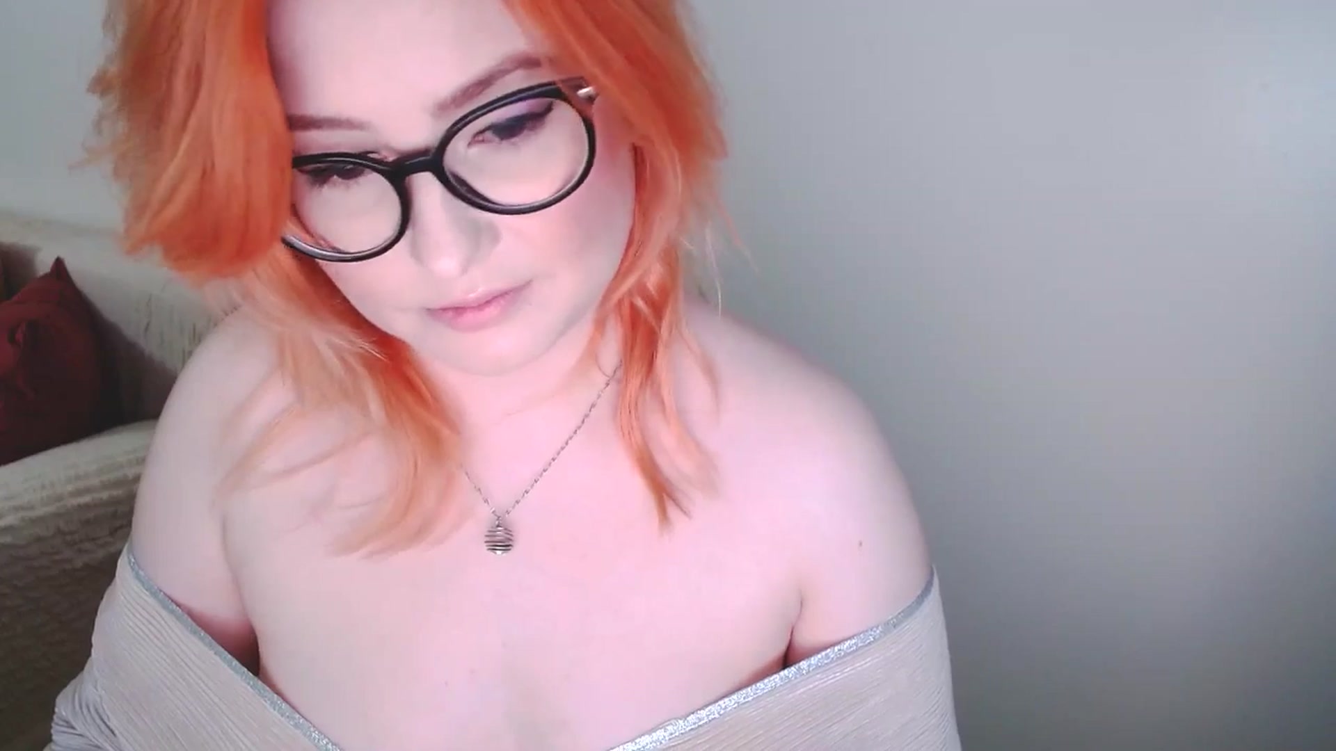 Gallery image thumbnail from EvaStar19's myfreecams stream on, 12/18/2024, 14:10 image 14 of 20
