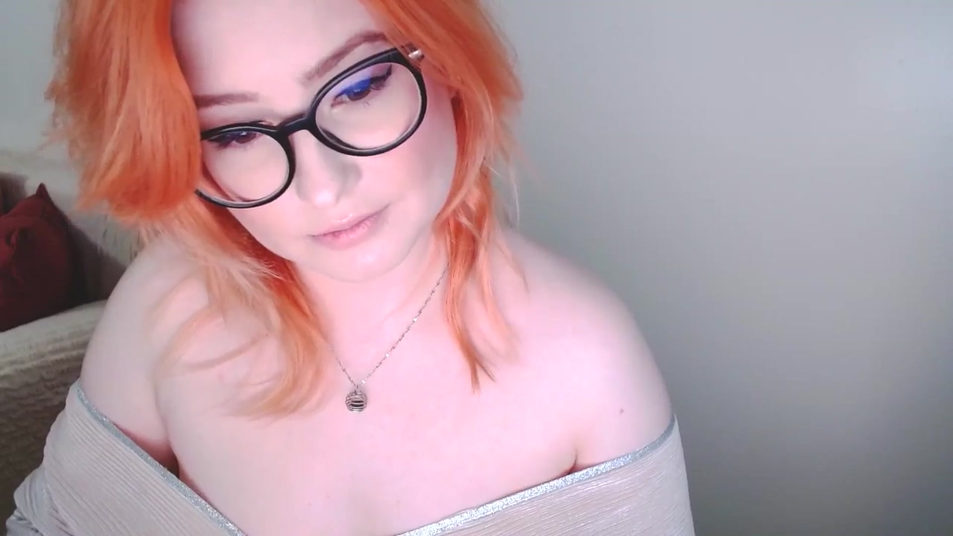 Gallery image thumbnail from EvaStar19's myfreecams stream on, 12/18/2024, 14:10 image 8 of 20