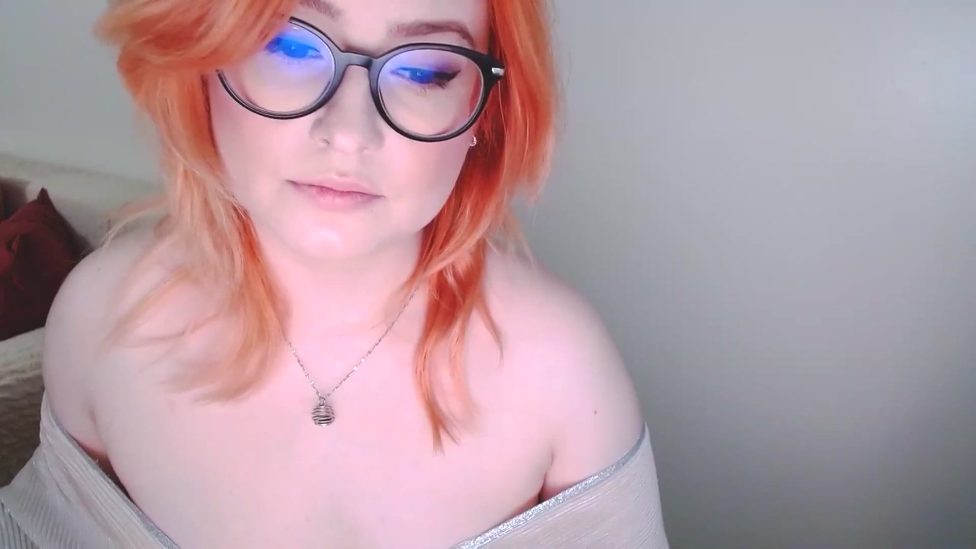 Gallery image thumbnail from EvaStar19's myfreecams stream on, 12/18/2024, 14:10 image 17 of 20