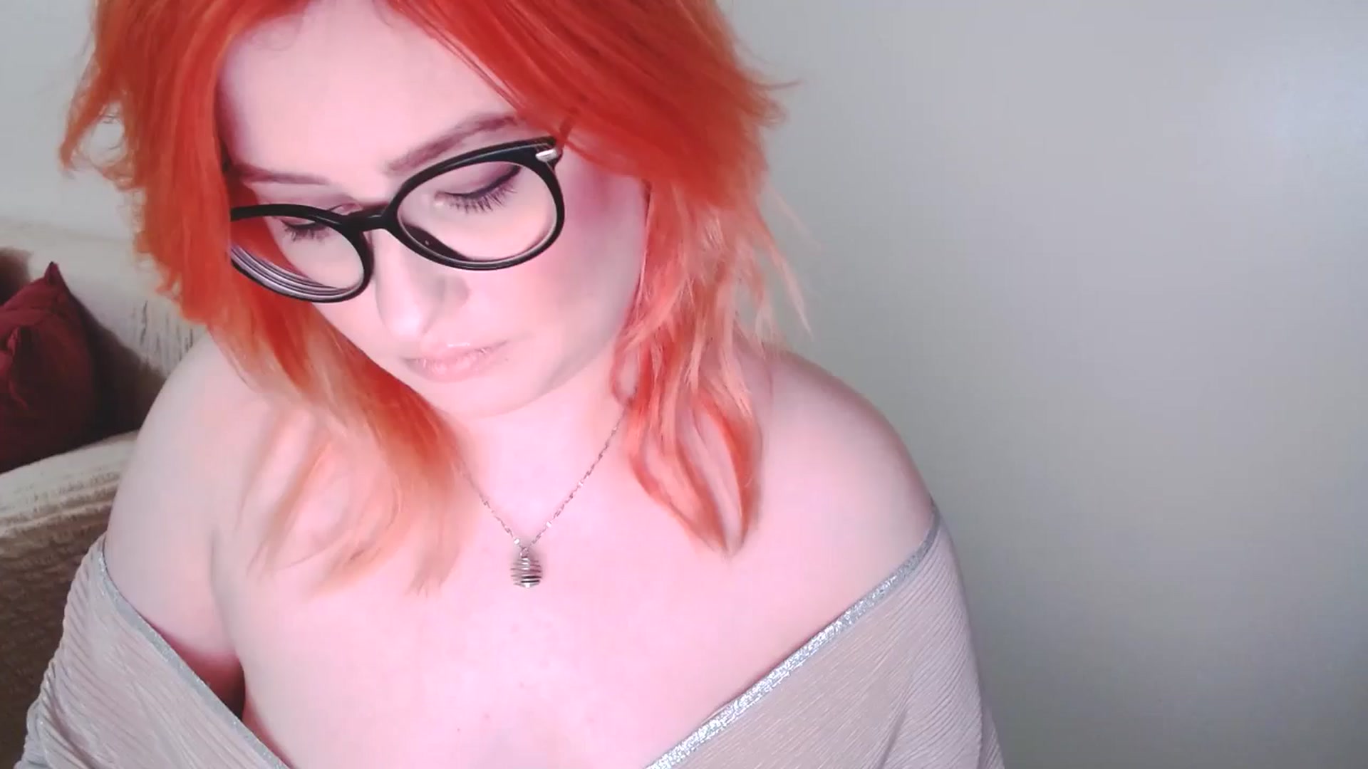 Gallery image thumbnail from EvaStar19's myfreecams stream on, 12/18/2024, 15:34 image 4 of 20
