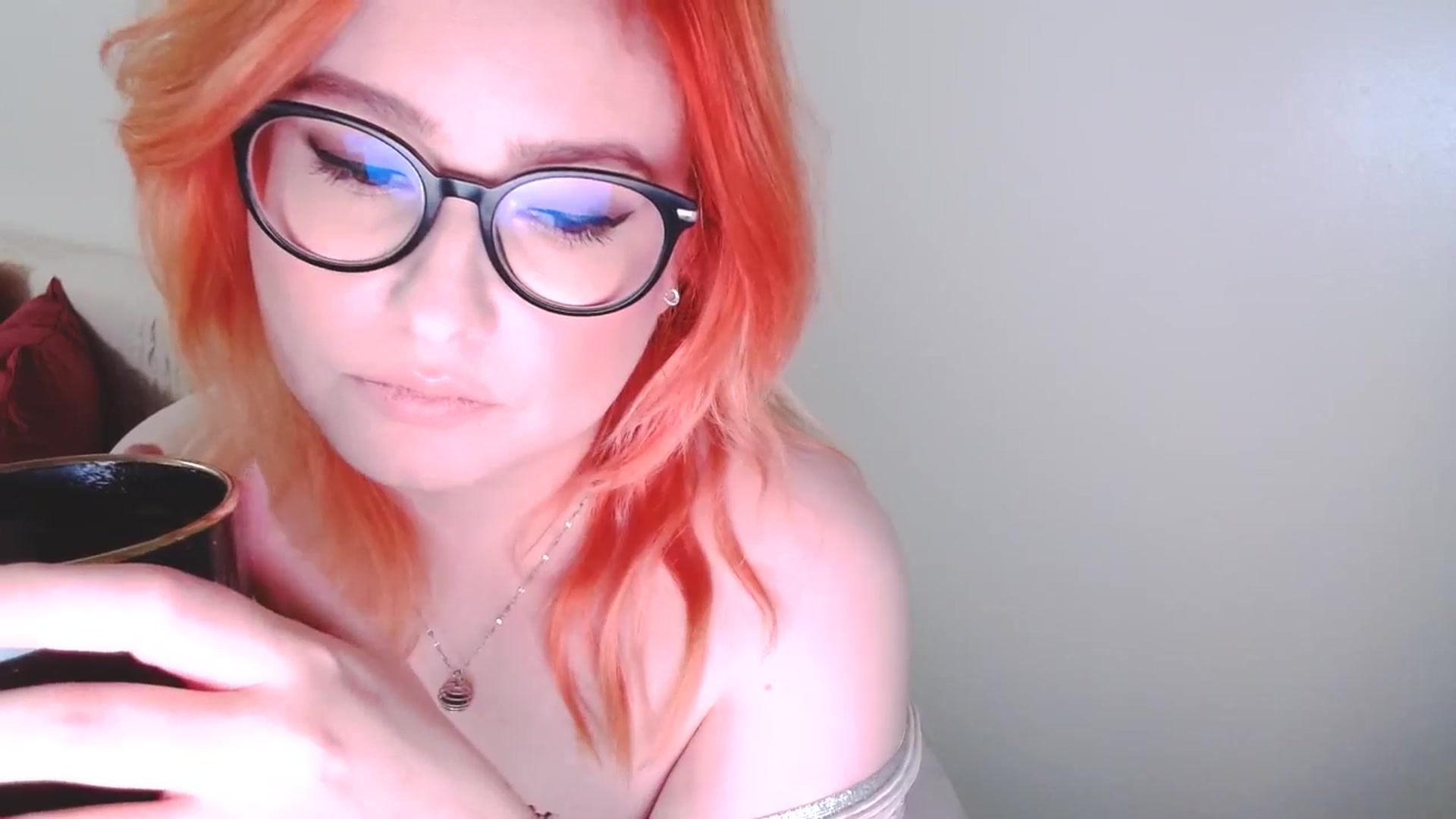 Gallery image thumbnail from EvaStar19's myfreecams stream on, 12/18/2024, 15:34 image 10 of 20