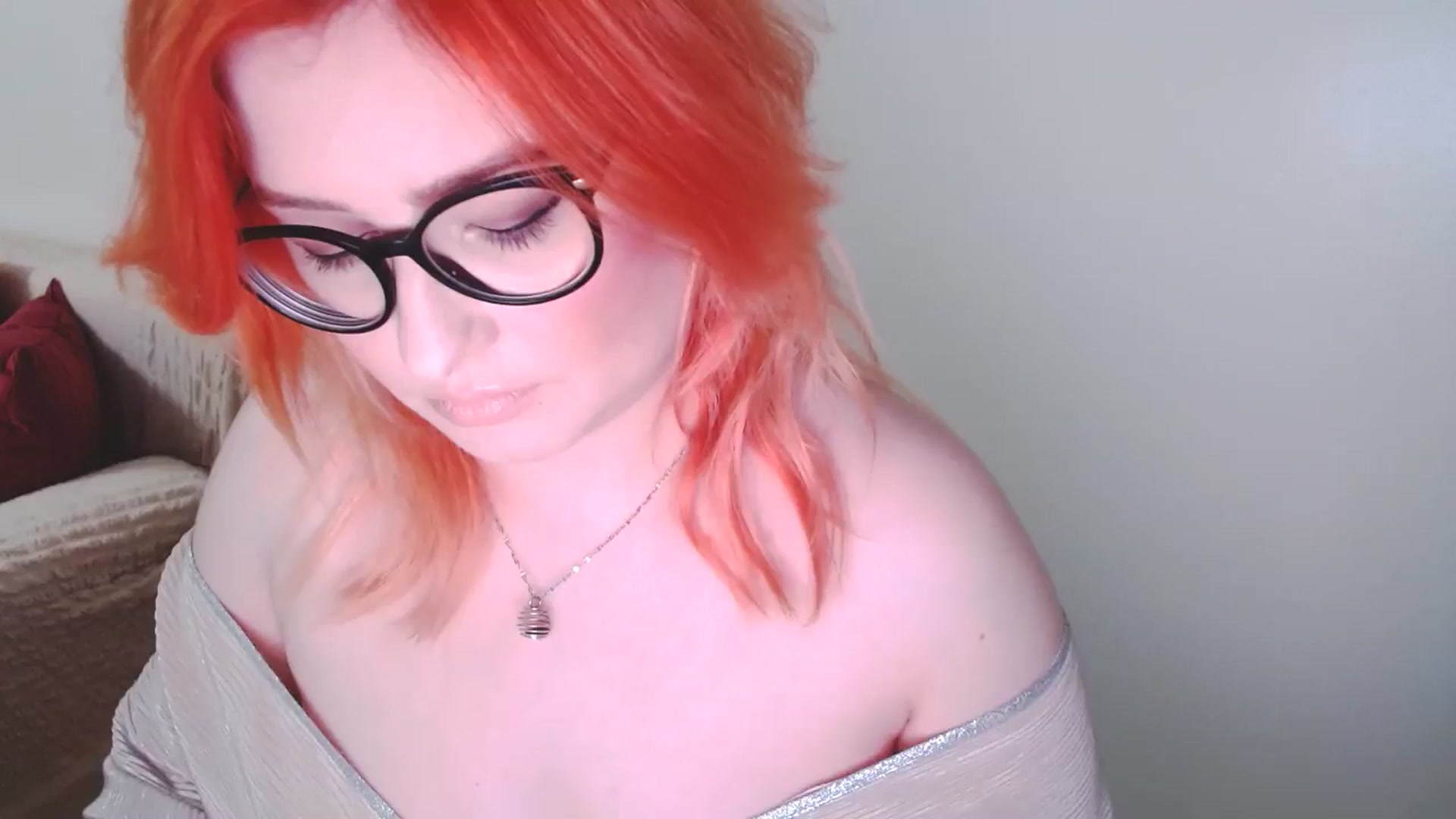 Gallery image thumbnail from EvaStar19's myfreecams stream on, 12/18/2024, 15:34 image 1 of 20