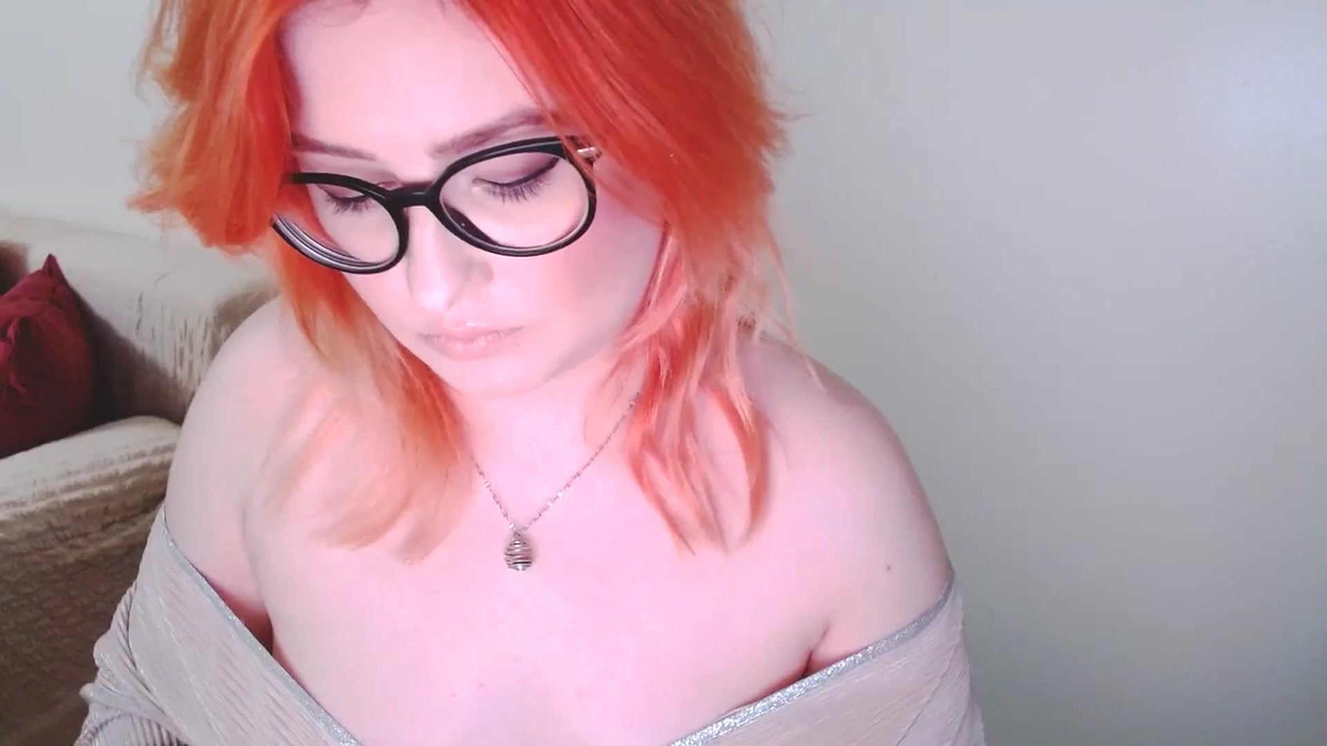 Gallery image thumbnail from EvaStar19's myfreecams stream on, 12/18/2024, 15:34 image 17 of 20