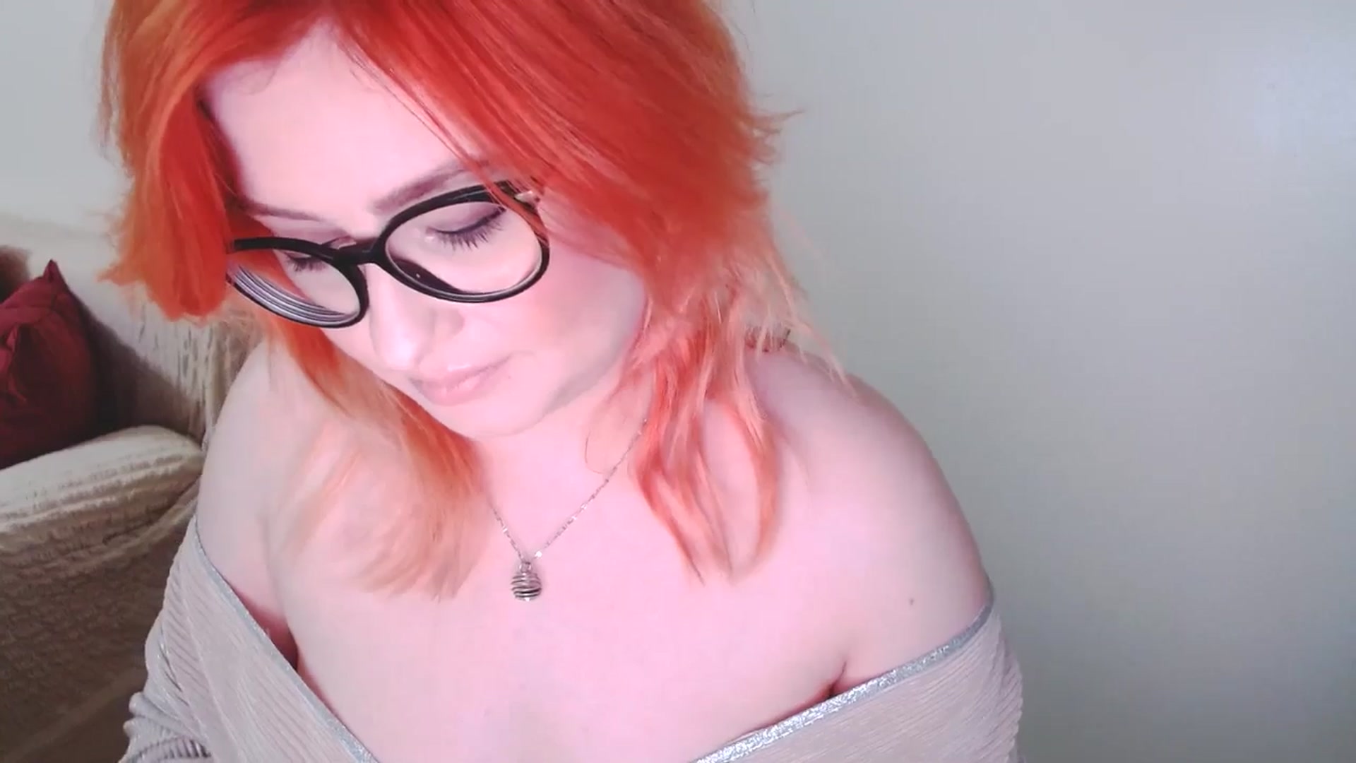 Gallery image thumbnail from EvaStar19's myfreecams stream on, 12/18/2024, 15:34 image 18 of 20
