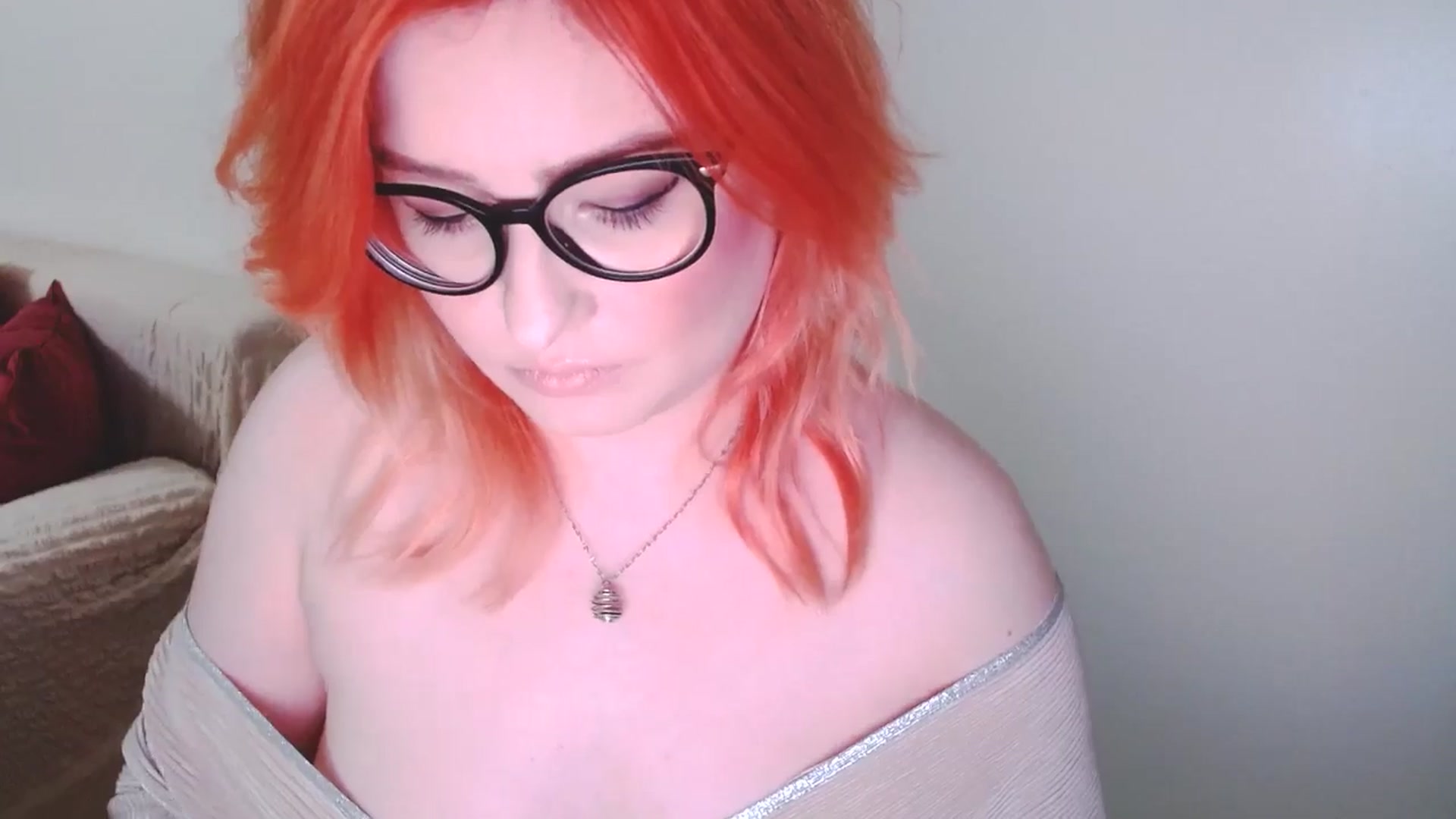 Gallery image thumbnail from EvaStar19's myfreecams stream on, 12/18/2024, 15:34 image 7 of 20