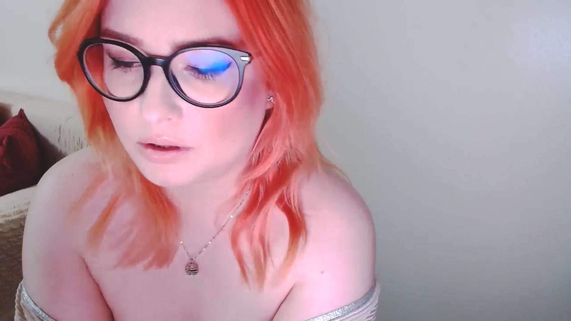 Gallery image thumbnail from EvaStar19's myfreecams stream on, 12/18/2024, 15:34 image 13 of 20
