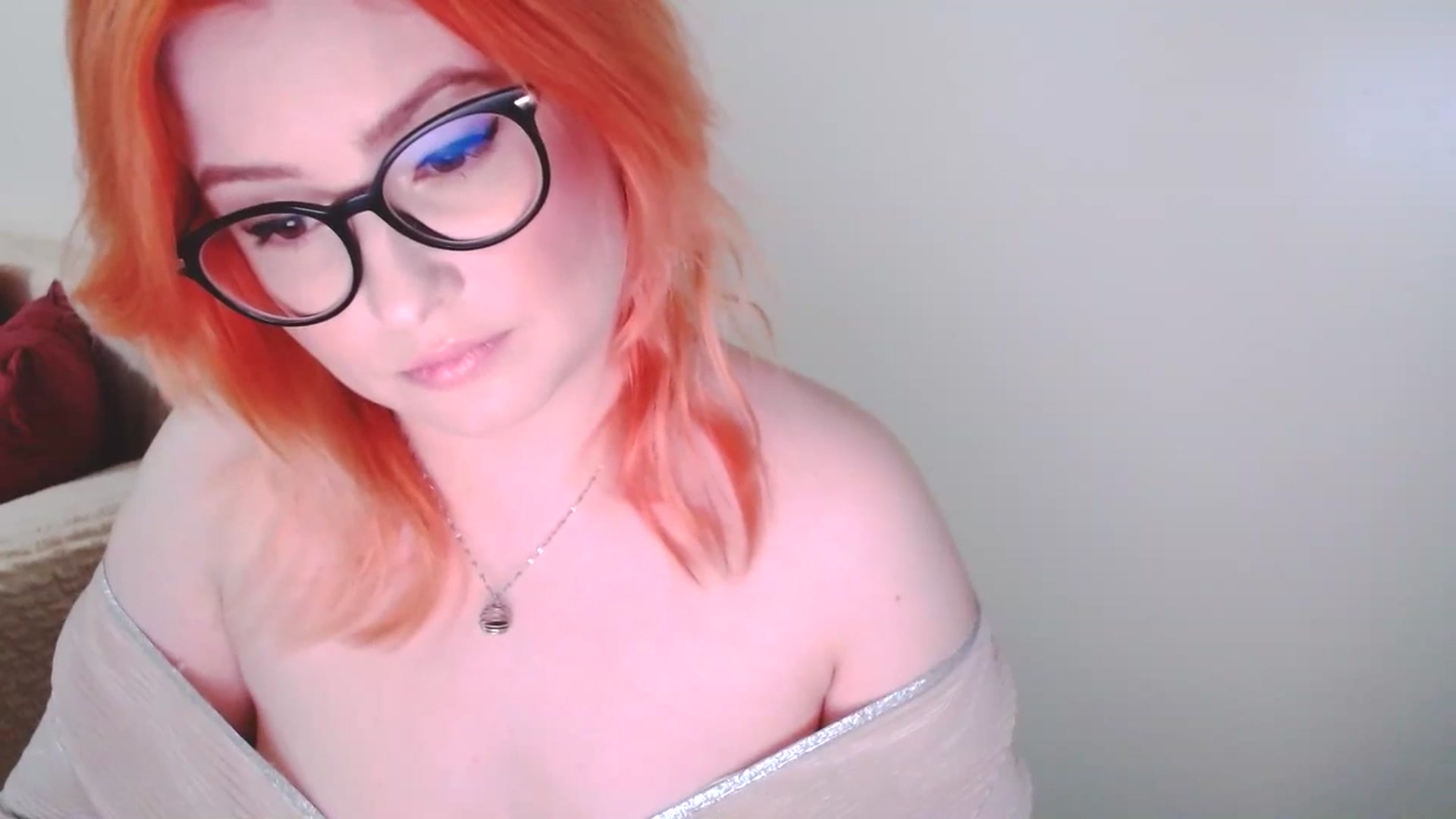 Gallery image thumbnail from EvaStar19's myfreecams stream on, 12/18/2024, 16:42 image 14 of 20