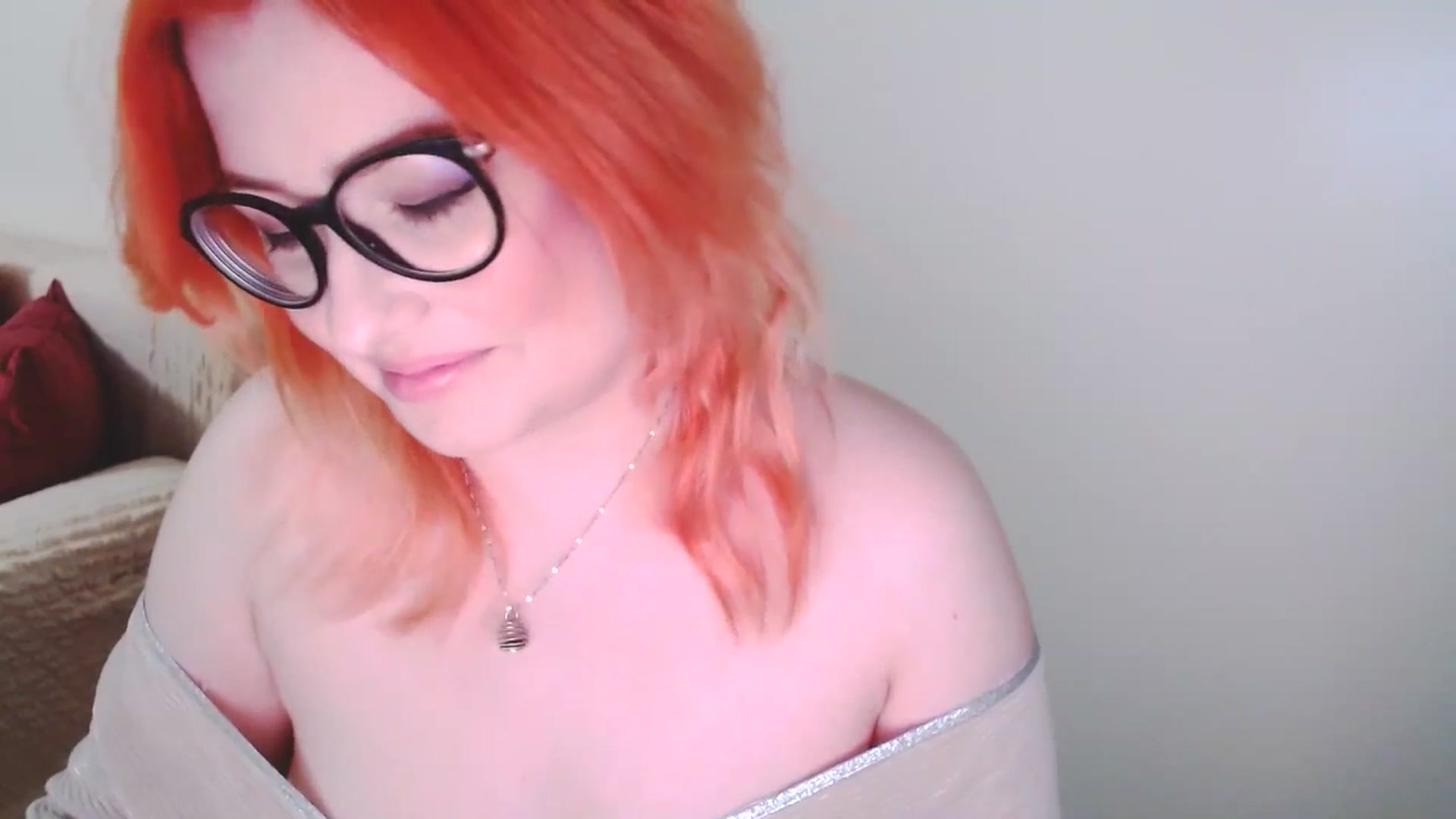 Gallery image thumbnail from EvaStar19's myfreecams stream on, 12/18/2024, 16:42 image 16 of 20