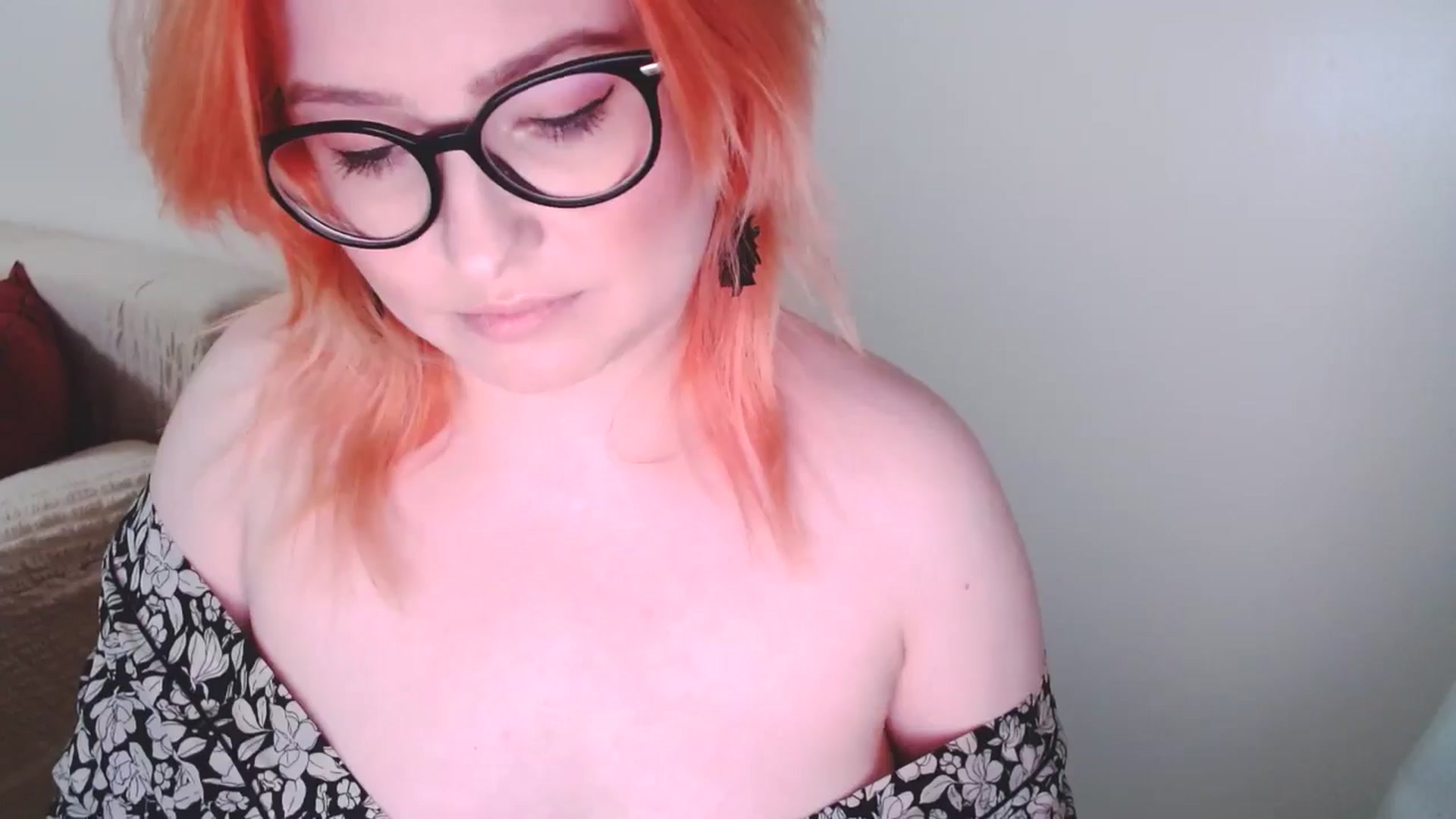Gallery image thumbnail from EvaStar19's myfreecams stream on, 12/22/2024, 15:20 image 19 of 20