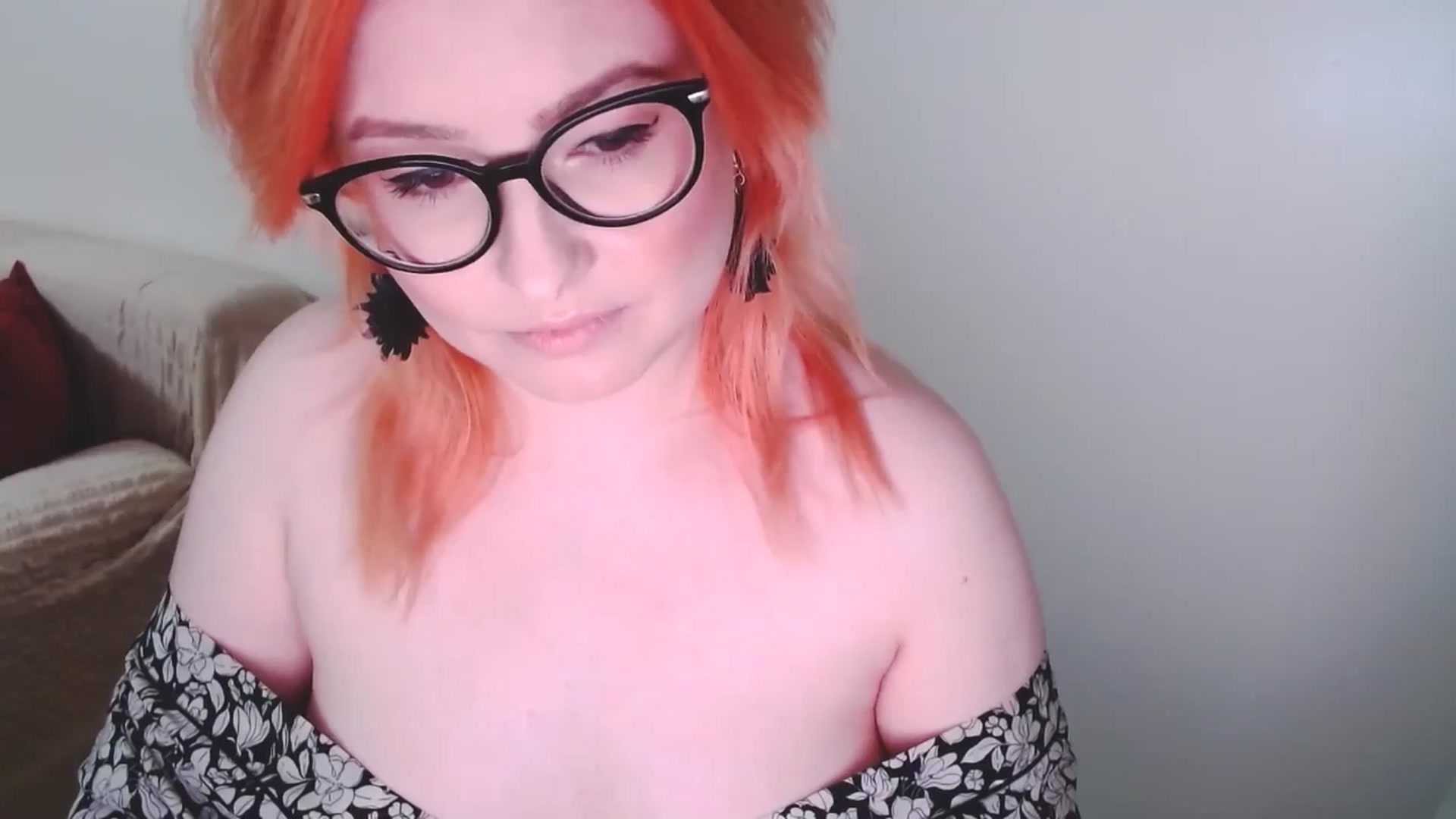 Gallery image thumbnail from EvaStar19's myfreecams stream on, 12/22/2024, 15:20 image 13 of 20