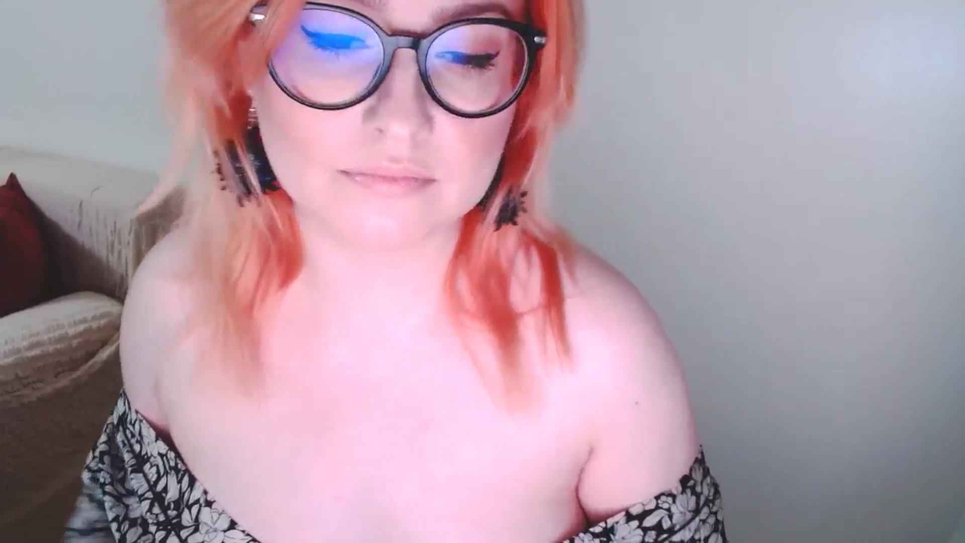 Gallery image thumbnail from EvaStar19's myfreecams stream on, 12/22/2024, 15:20 image 14 of 20