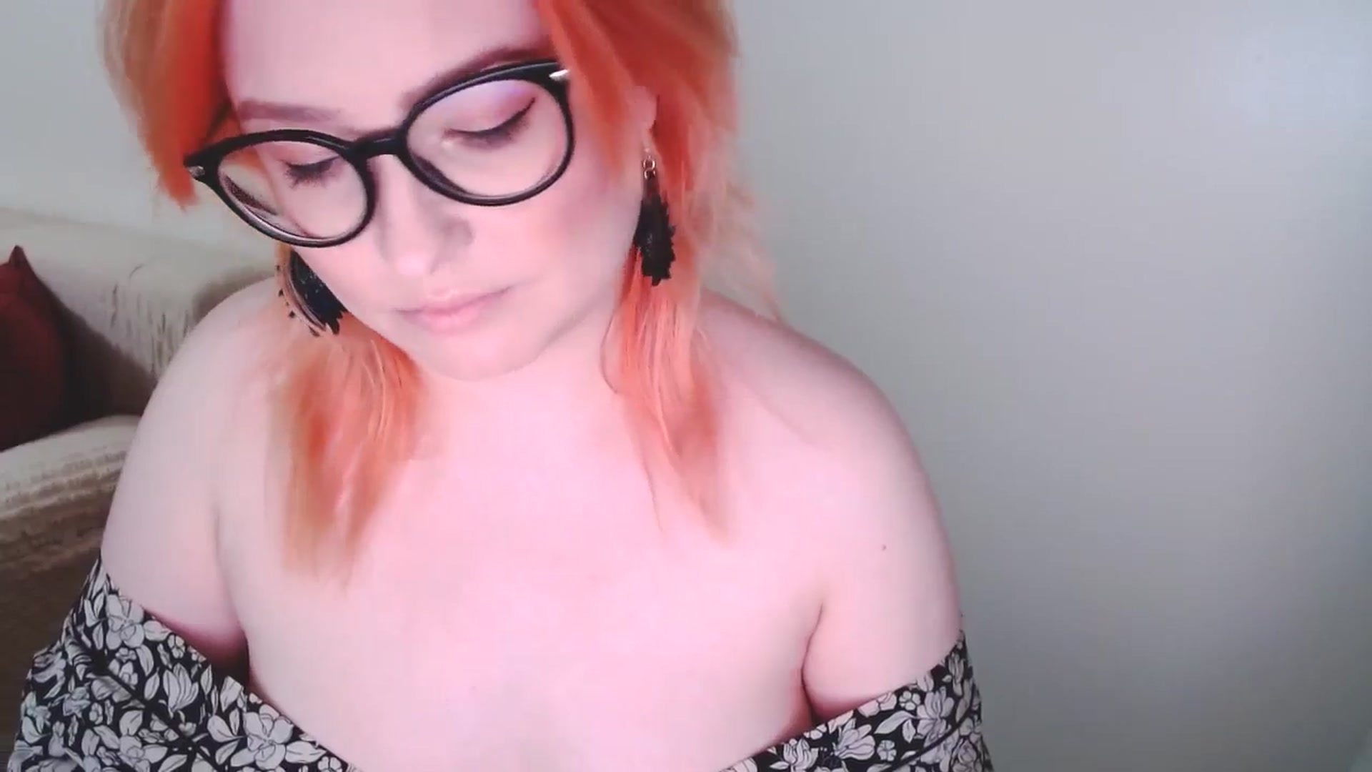 Gallery image thumbnail from EvaStar19's myfreecams stream on, 12/22/2024, 15:20 image 7 of 20