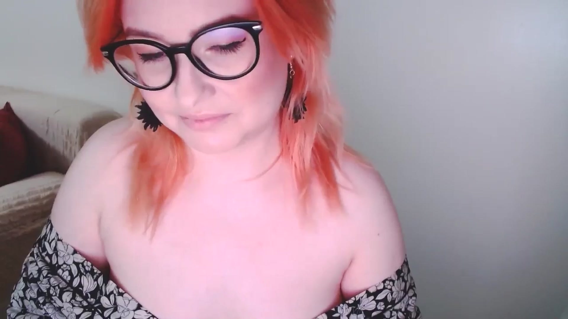 Gallery image thumbnail from EvaStar19's myfreecams stream on, 12/22/2024, 15:20 image 12 of 20