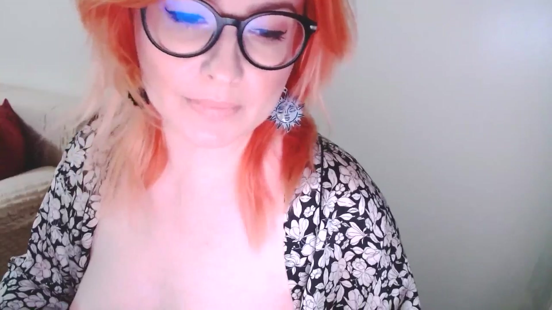 Gallery image thumbnail from EvaStar19's myfreecams stream on, 12/22/2024, 16:02 image 4 of 20