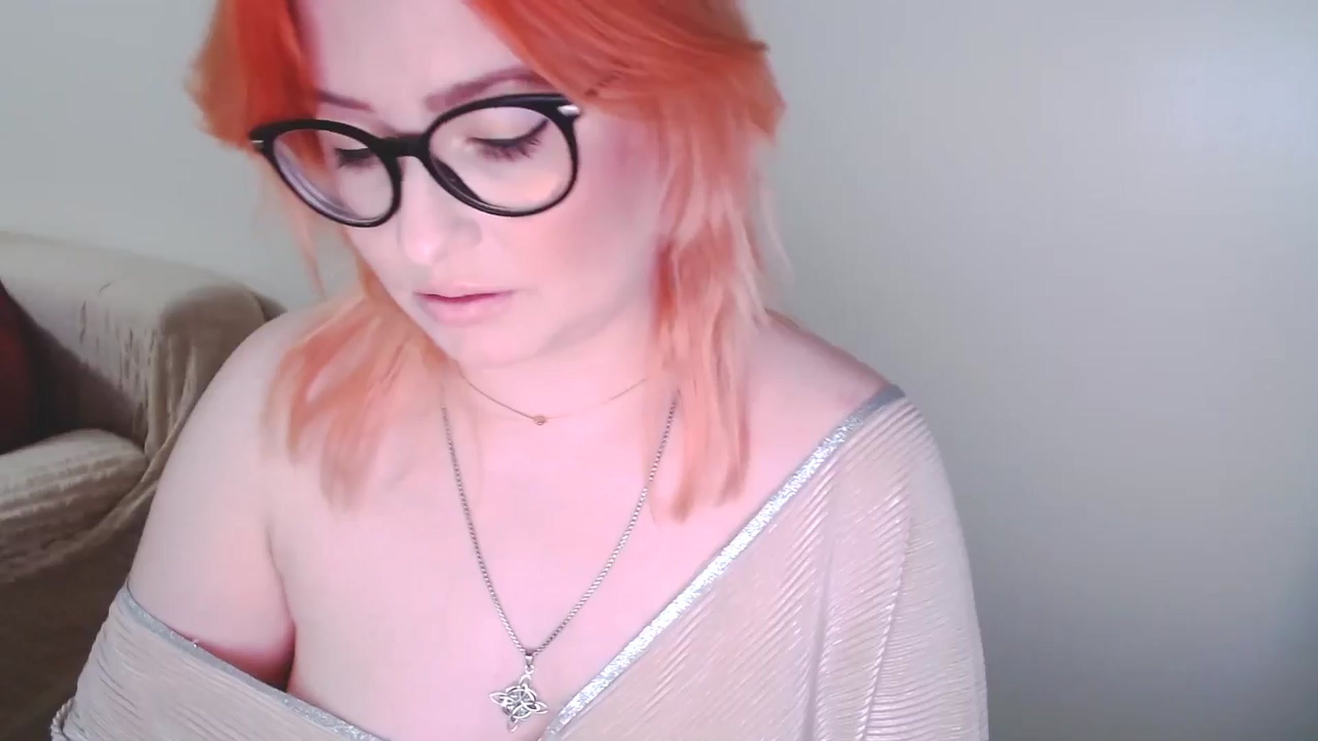 Gallery image thumbnail from EvaStar19's myfreecams stream on, 12/28/2024, 14:27 image 17 of 20