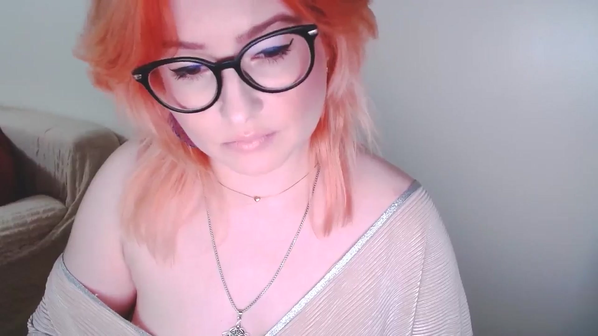 Gallery image thumbnail from EvaStar19's myfreecams stream on, 12/28/2024, 14:27 image 16 of 20