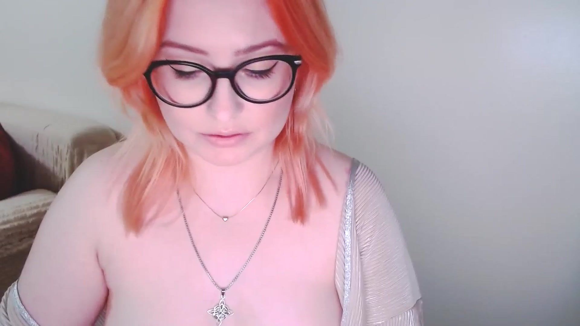 Gallery image thumbnail from EvaStar19's myfreecams stream on, 12/28/2024, 16:40 image 7 of 20