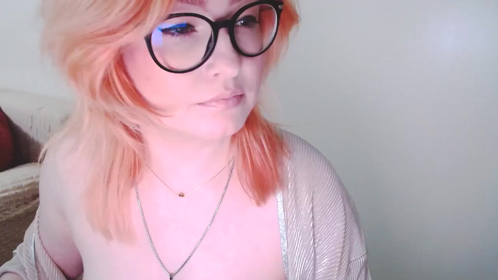 Gallery image thumbnail from EvaStar19's myfreecams stream on, 12/28/2024, 16:40 image 1 of 20