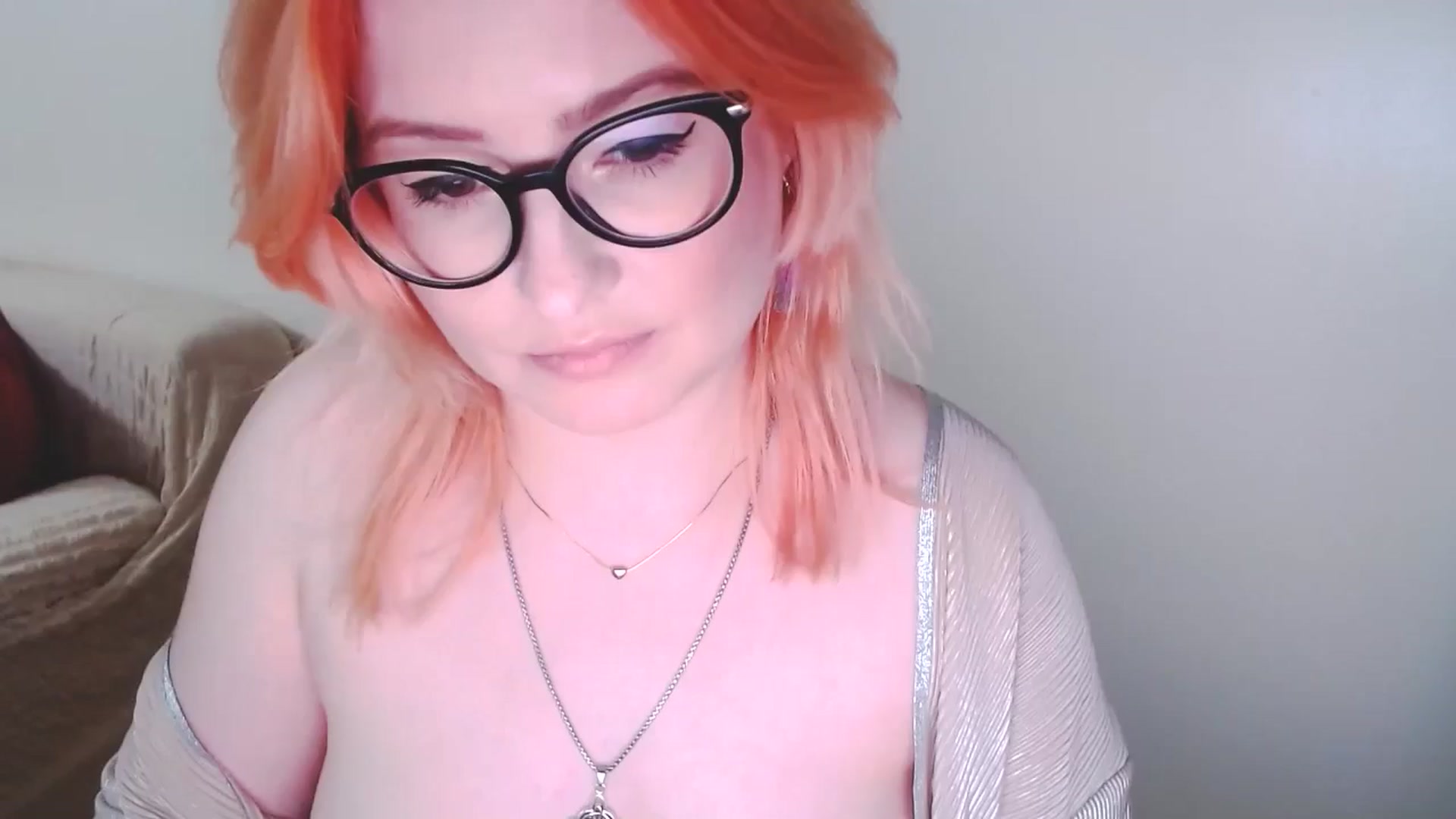 Gallery image thumbnail from EvaStar19's myfreecams stream on, 12/28/2024, 16:40 image 17 of 20